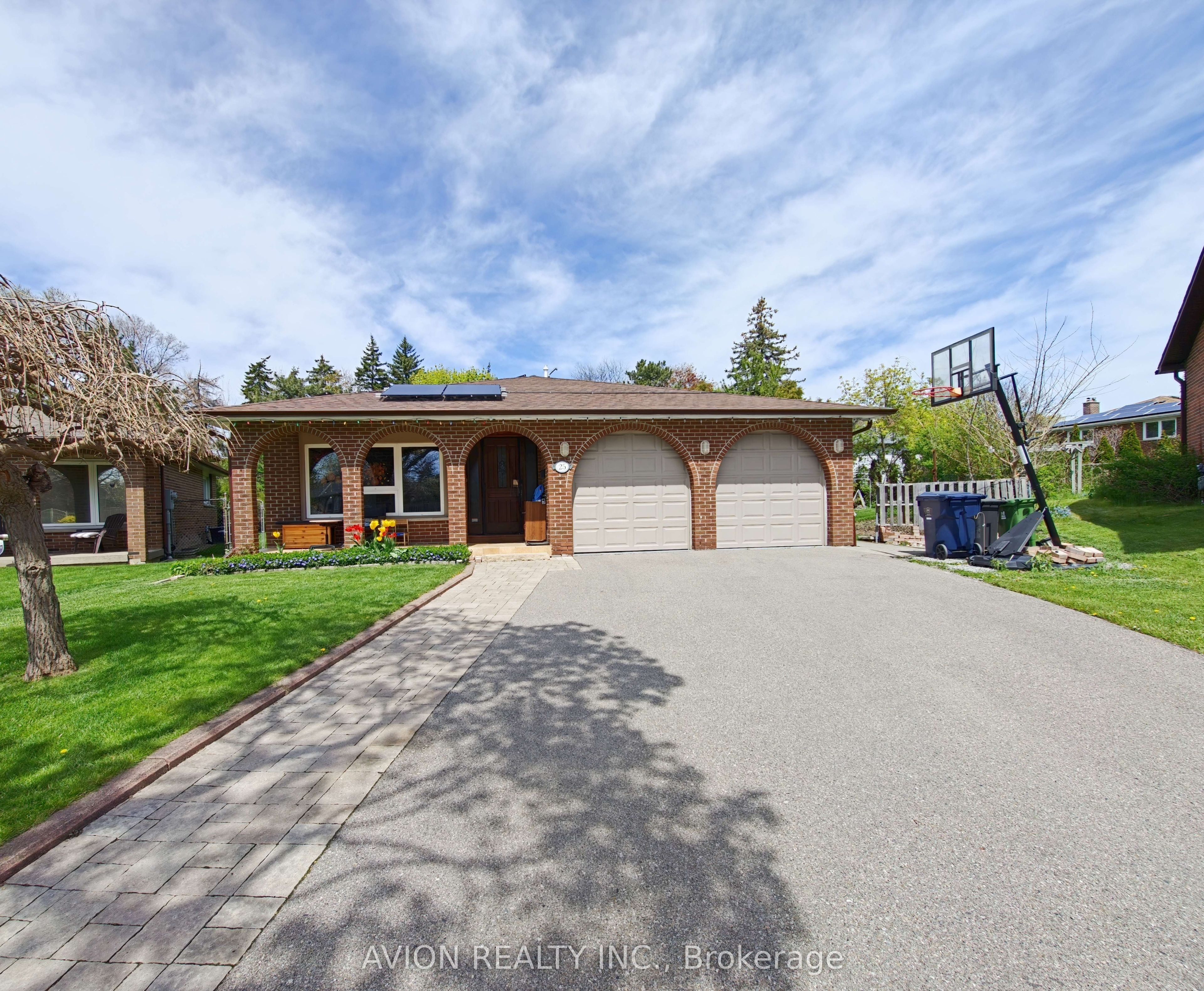 25 Squirewood Road, Toronto, ON, M2J 4T2