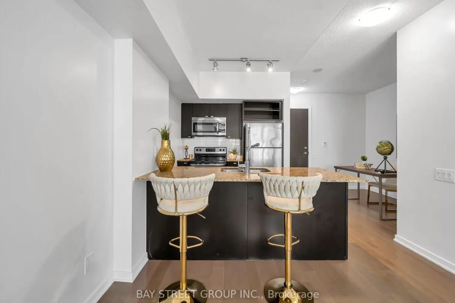 Additional image 7 of 105 The Queensway Avenue 1501