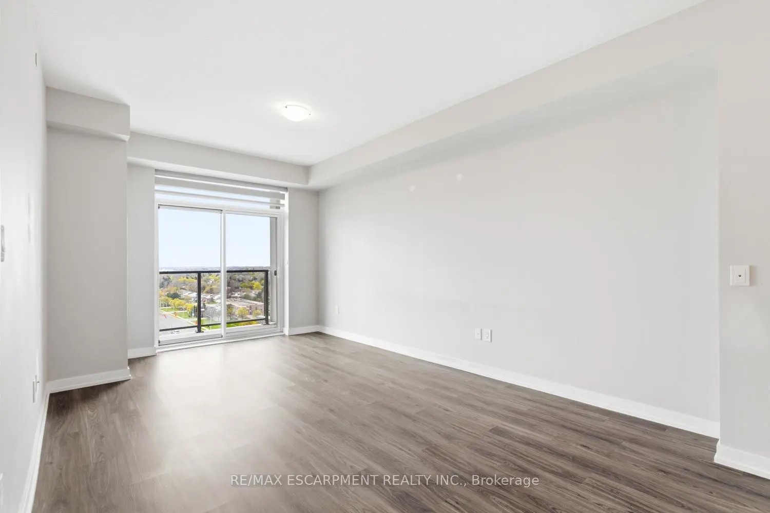 Additional image 15 of 450 Dundas Street 1113