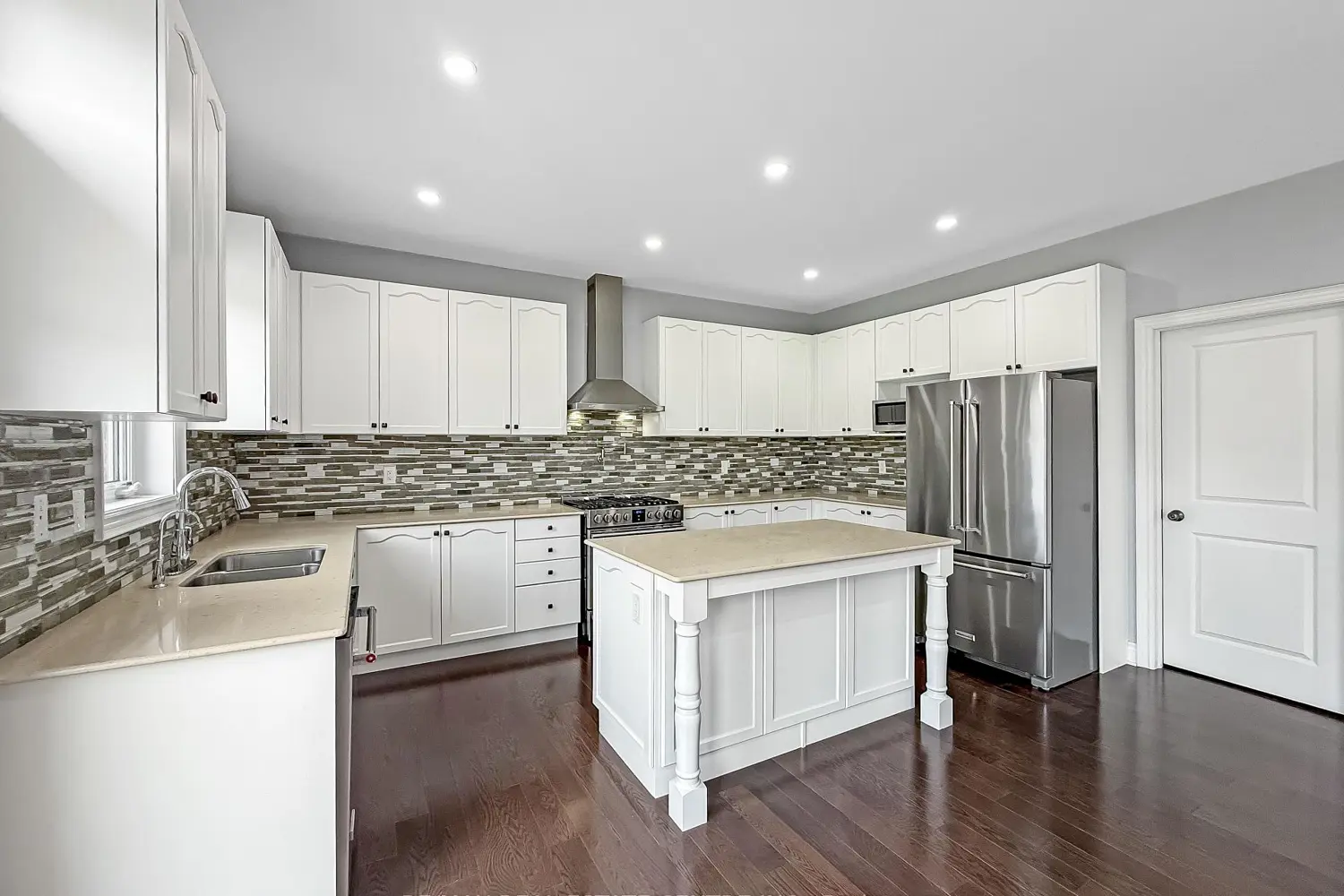 Additional image 7 of 33 Stonegate Avenue