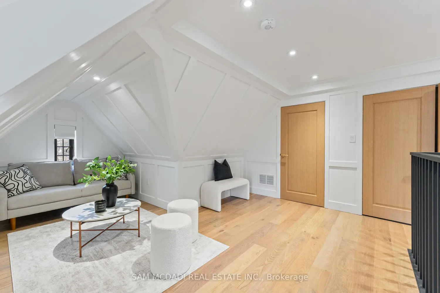 Additional image 14 of 977 Unsworth Avenue