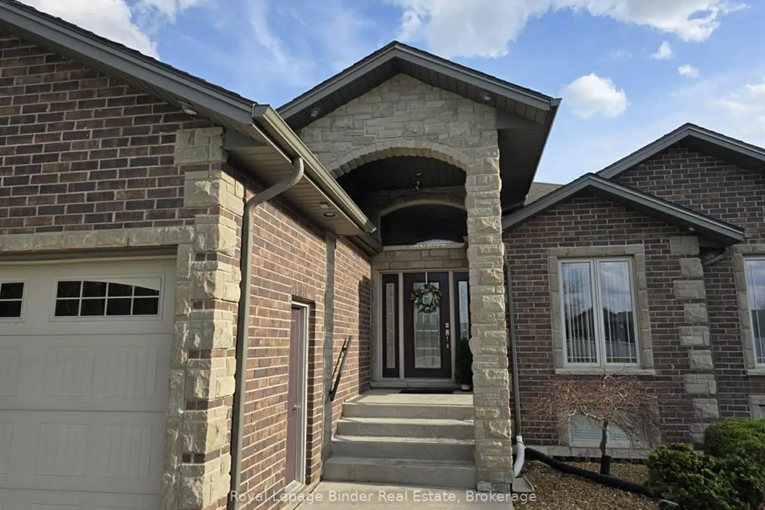 11933 Maisonneuve Street photo 2