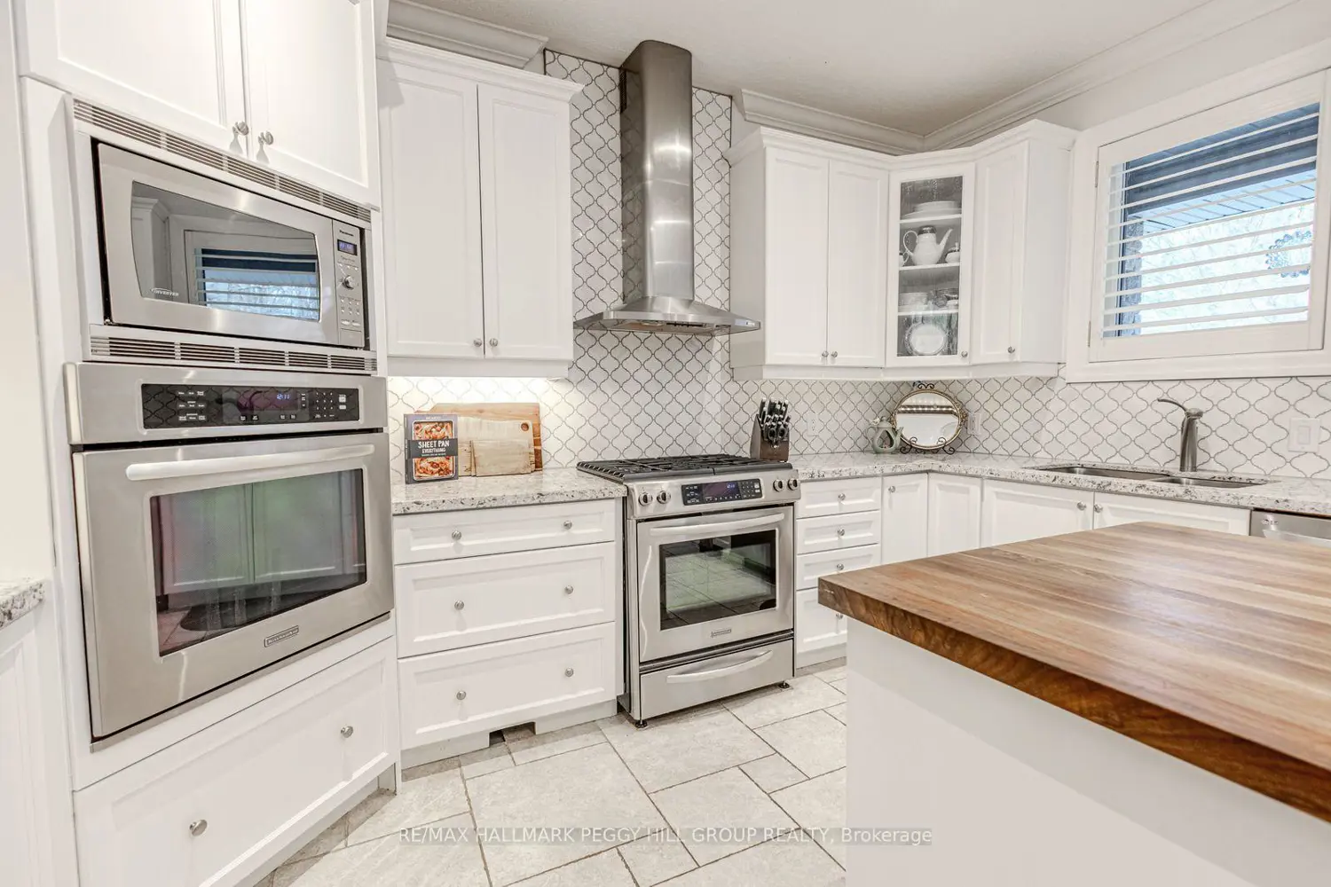 6 Collins Lane photo 3