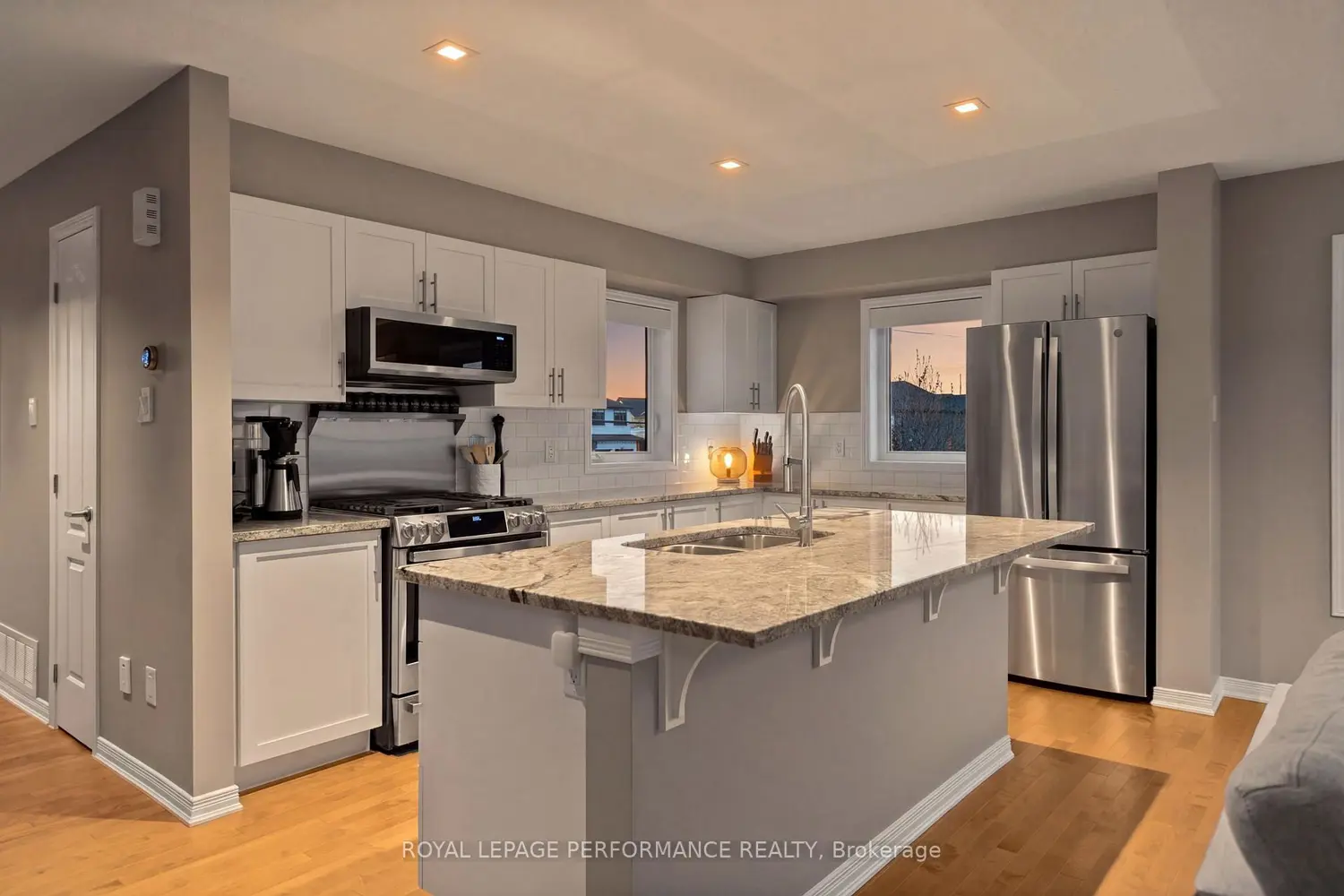 Additional image 8 of 500 Radiant Private