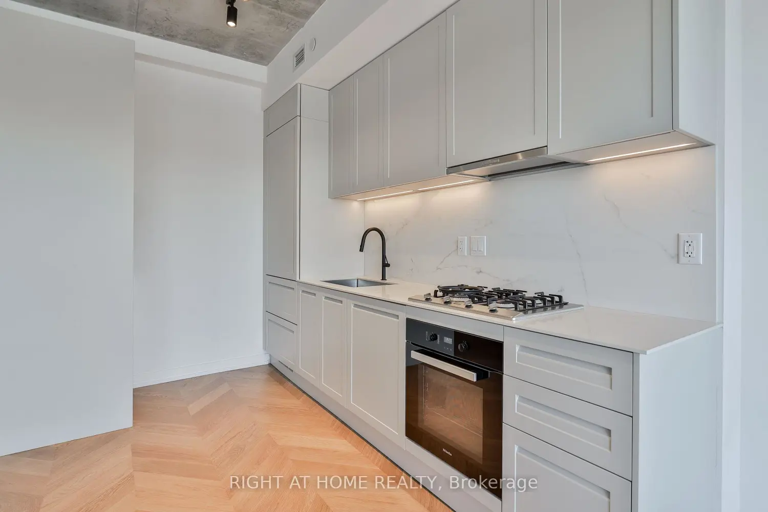 Additional image 3 of 761 Queen Street 602