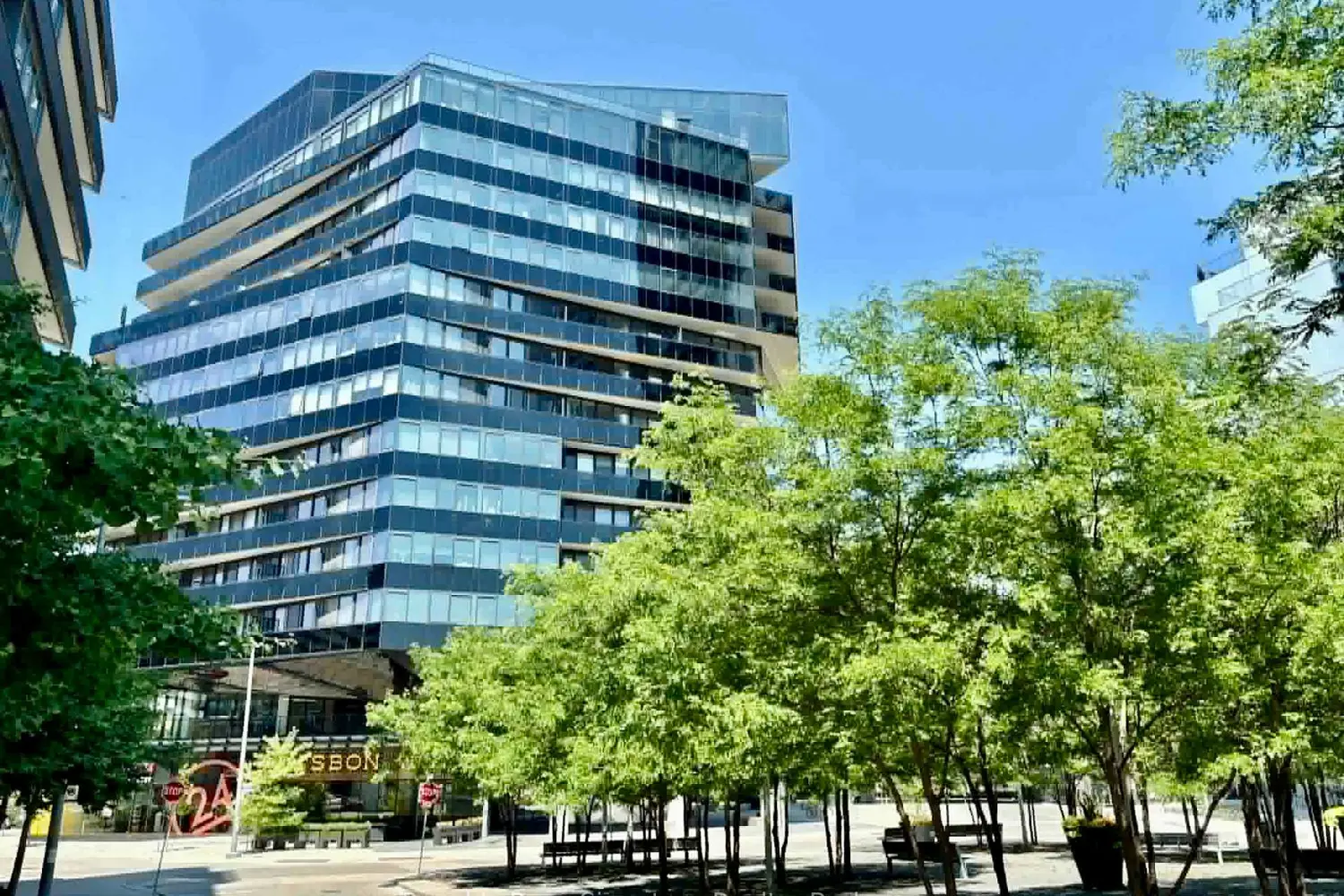 21 Lawren Harris Square 514