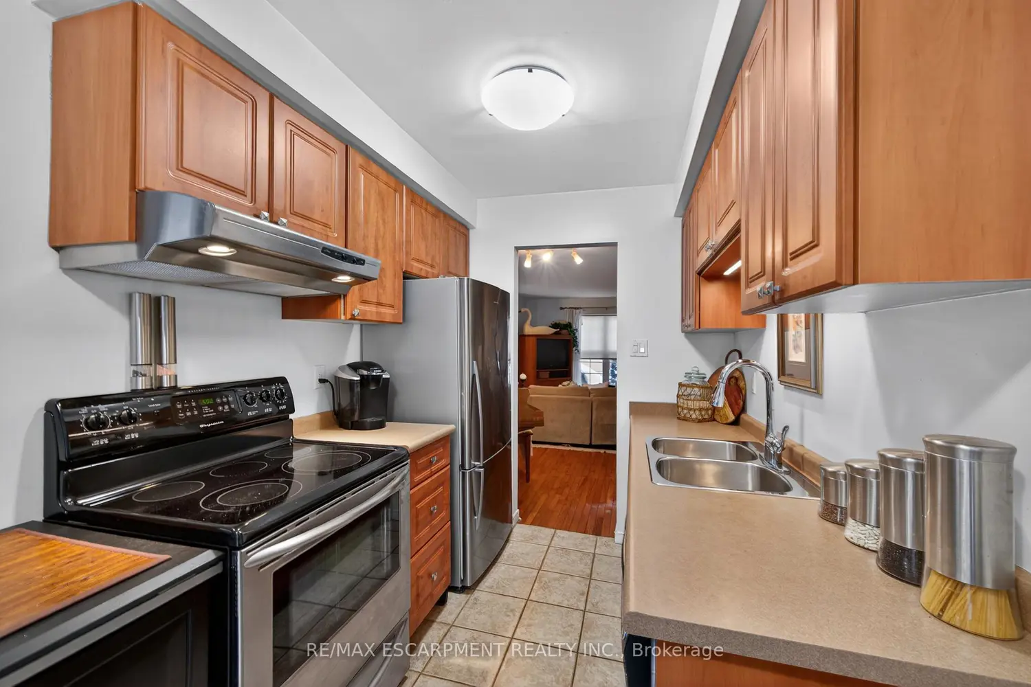 Additional image 7 of 2272 Mowat Avenue 56