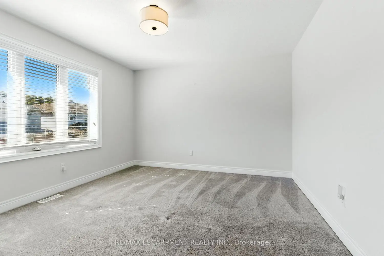 Additional image 12 of 43 Riesling Court