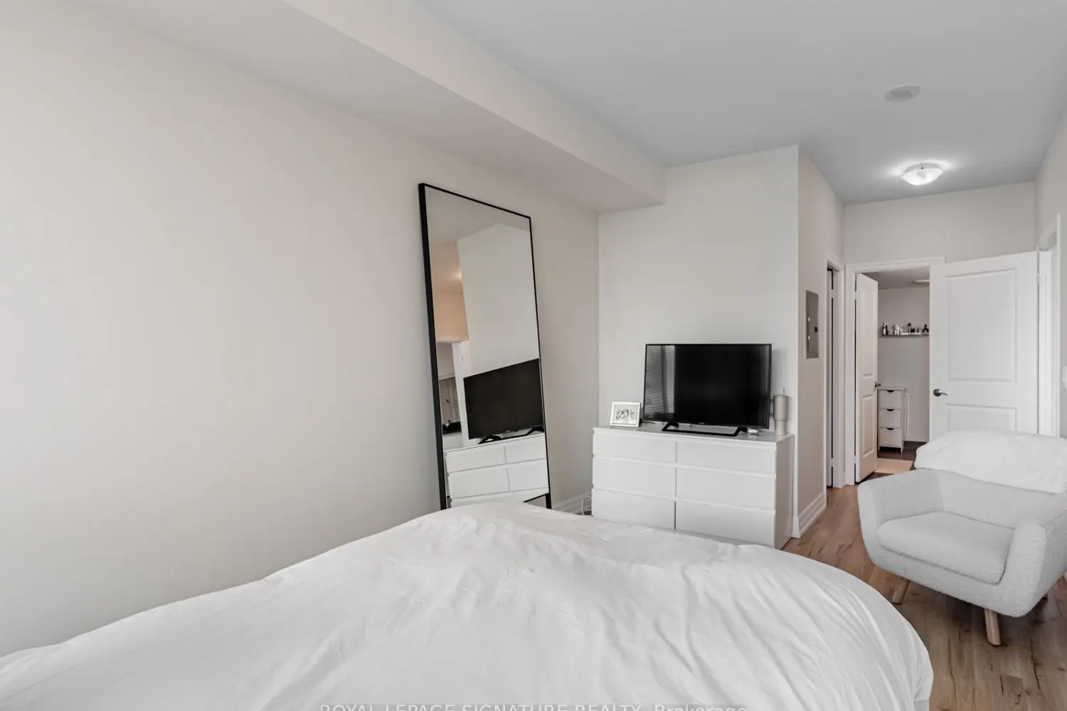 Additional image 15 of 500 St Clair Avenue 1607