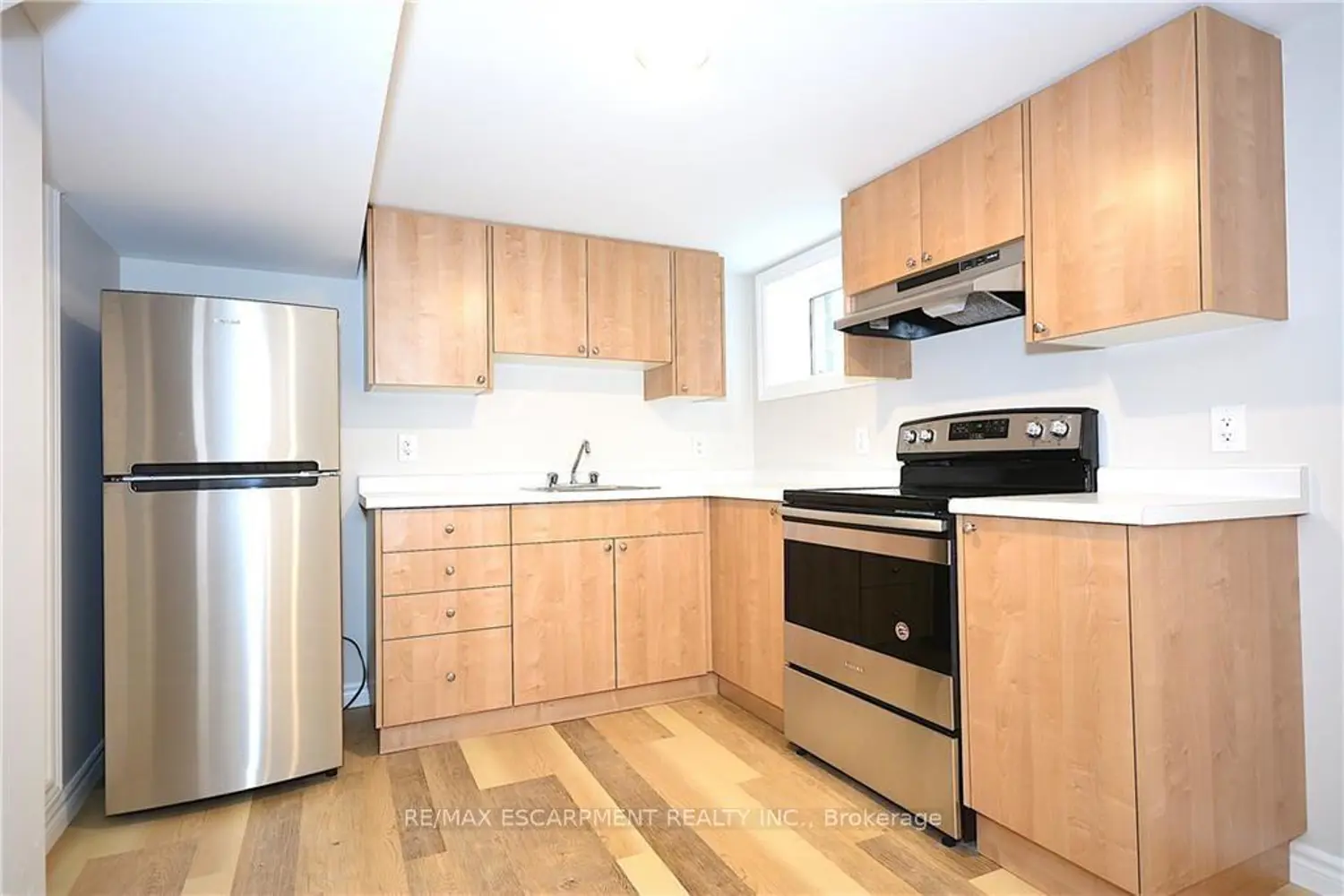 Additional image 16 of 144 Ottawa Street
