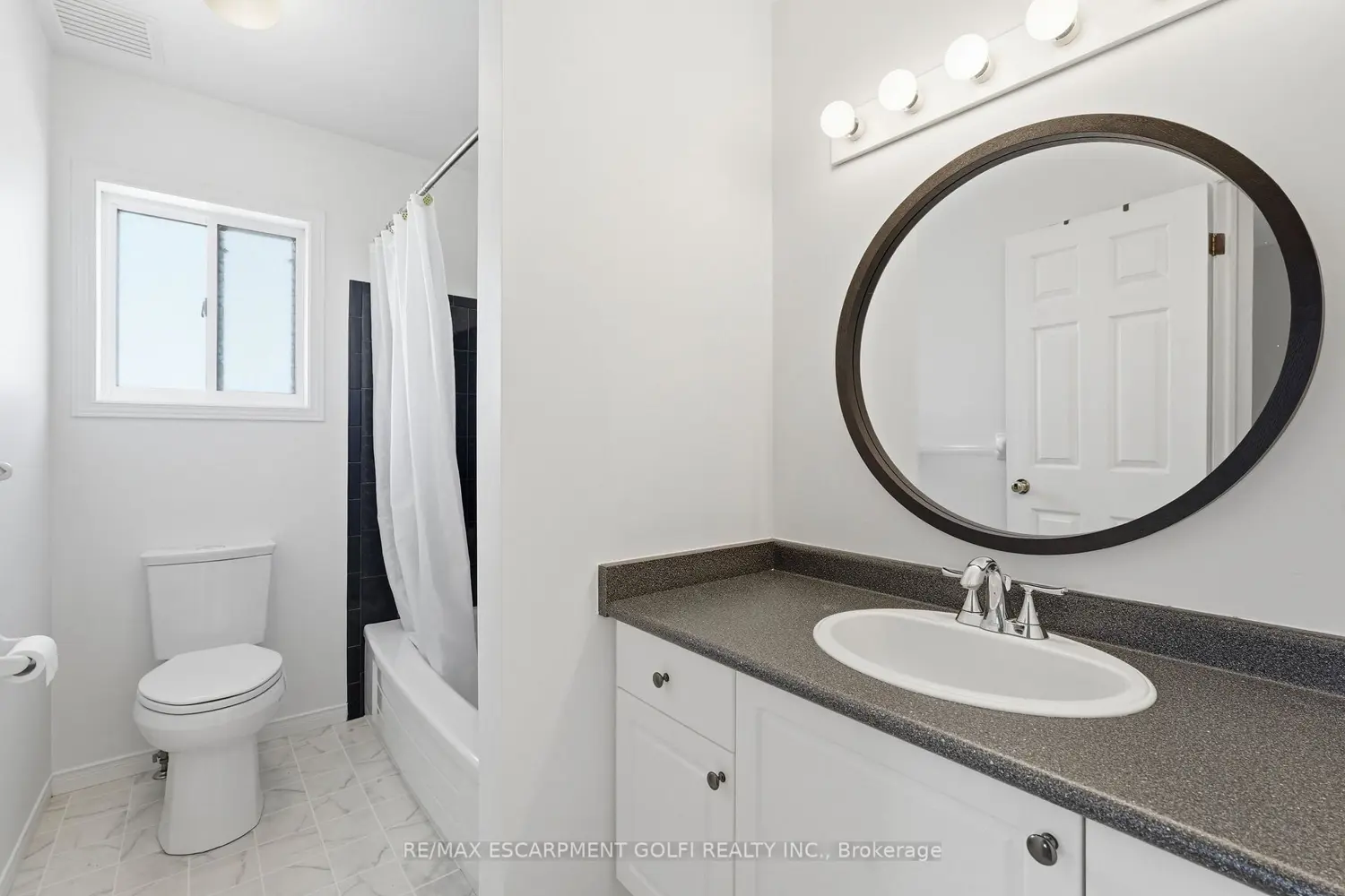 Additional image 13 of 2951 Addison Street