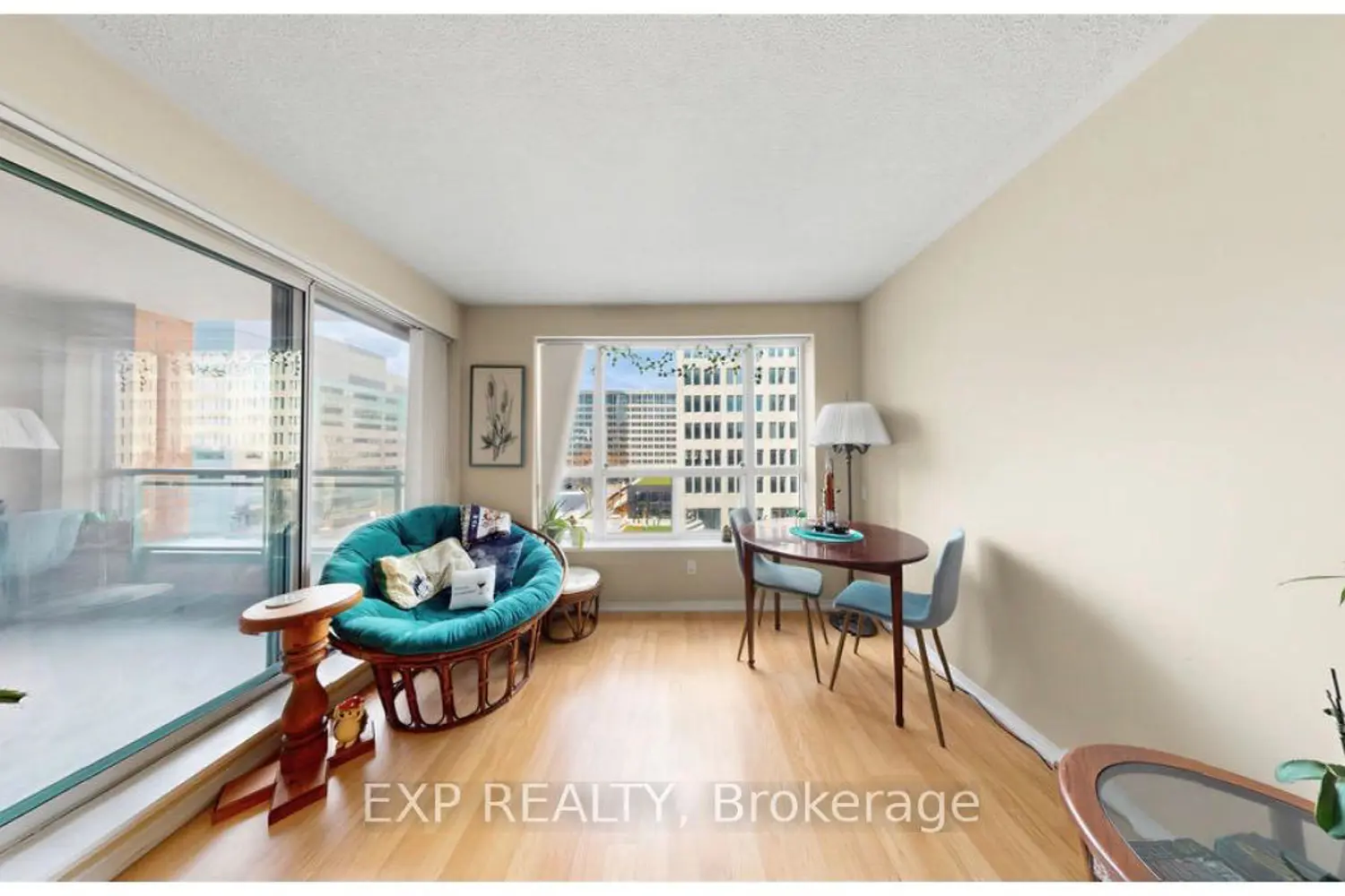Additional image 7 of 889 Bay Street 607