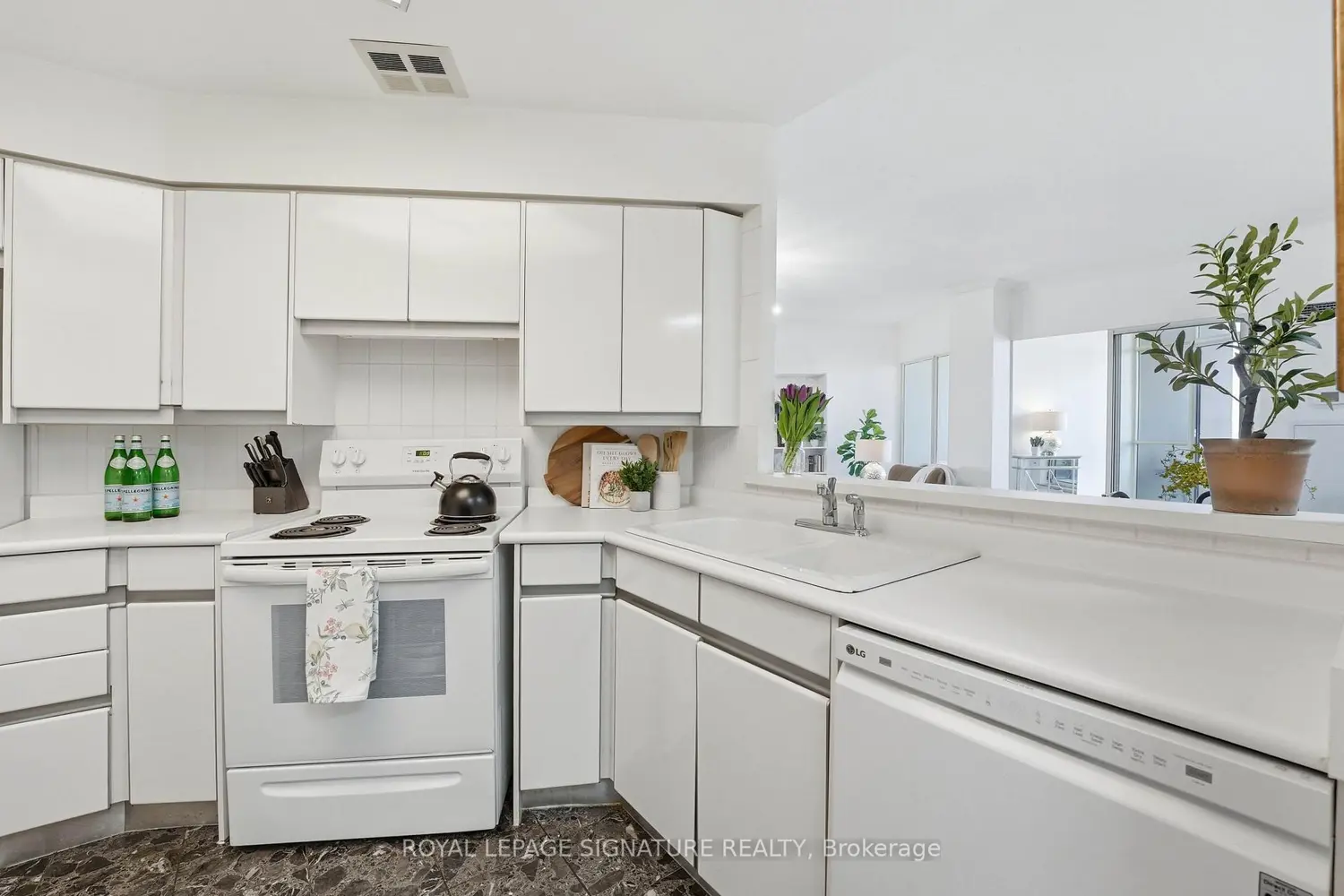 Additional image 6 of 20 Guildwood Parkway Ph1