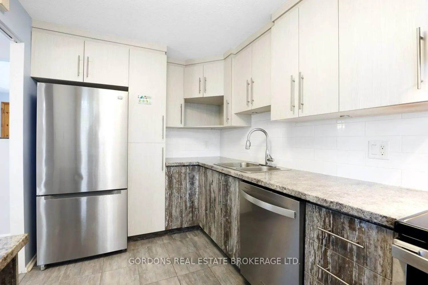 1562 Lassiter Terrace photo 5