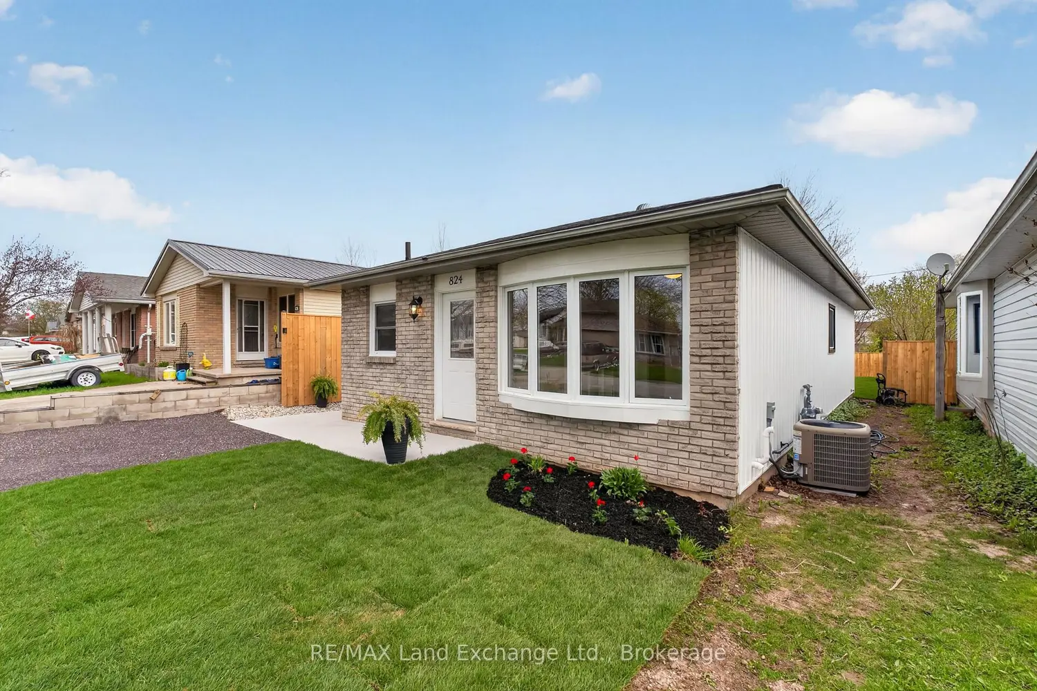 824 Andrew Malcolm Drive photo 2