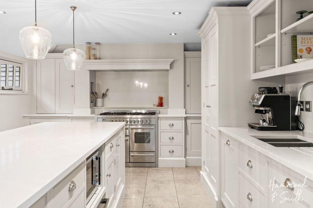 Additional image 3 of 6 bed barn conversion to rentWoodside, Epping CM16