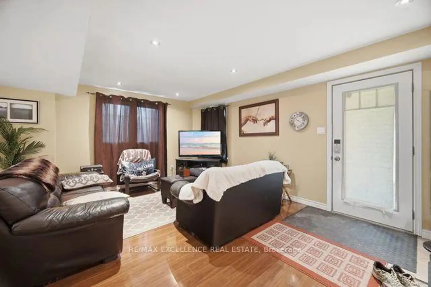 Additional image 17 of 22 Wardlaw Avenue