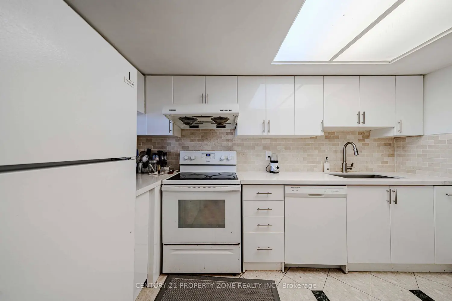 Additional image 12 of 2466 Eglinton Avenue Ph03