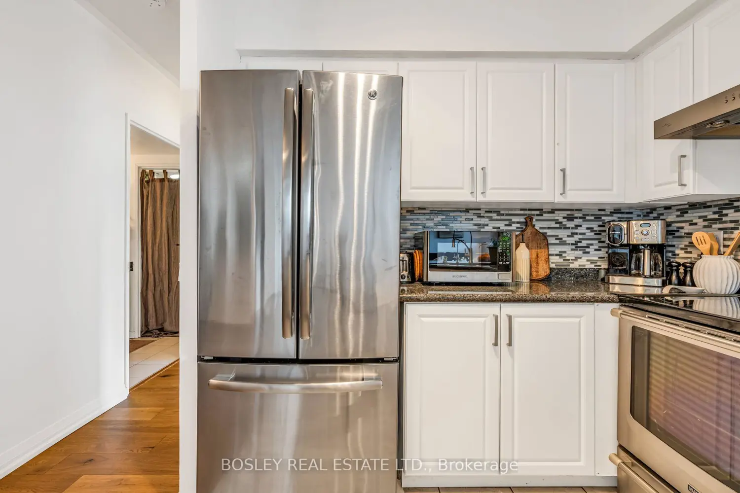 Additional image 9 of 7378 Yonge Street 308
