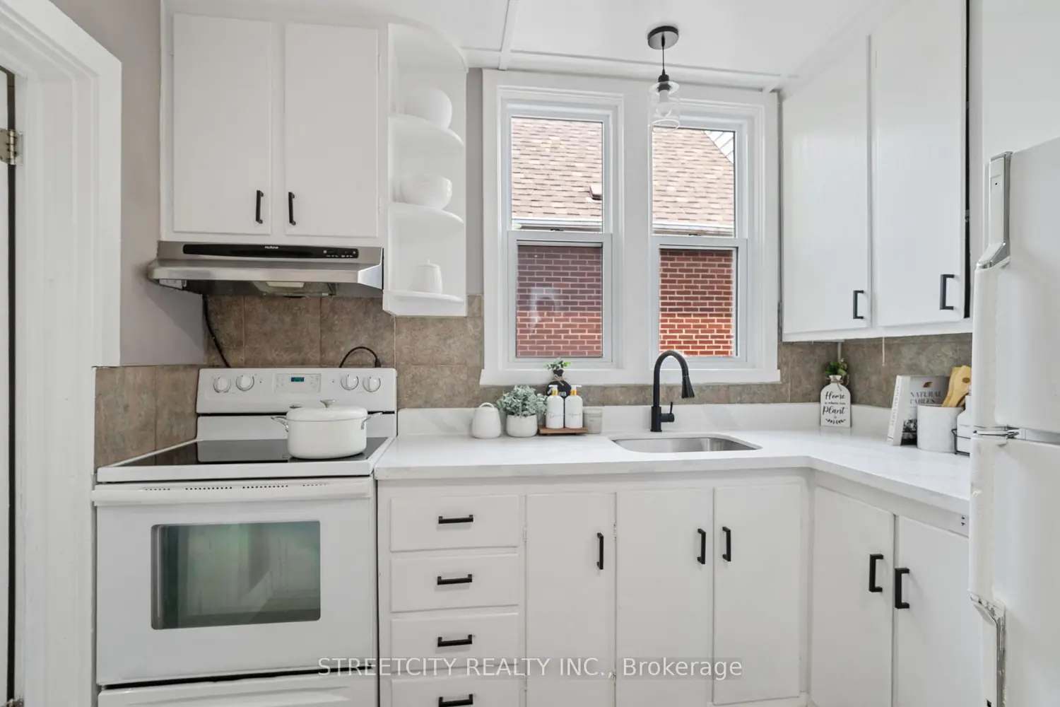 Additional image 10 of 239 Highbury Avenue