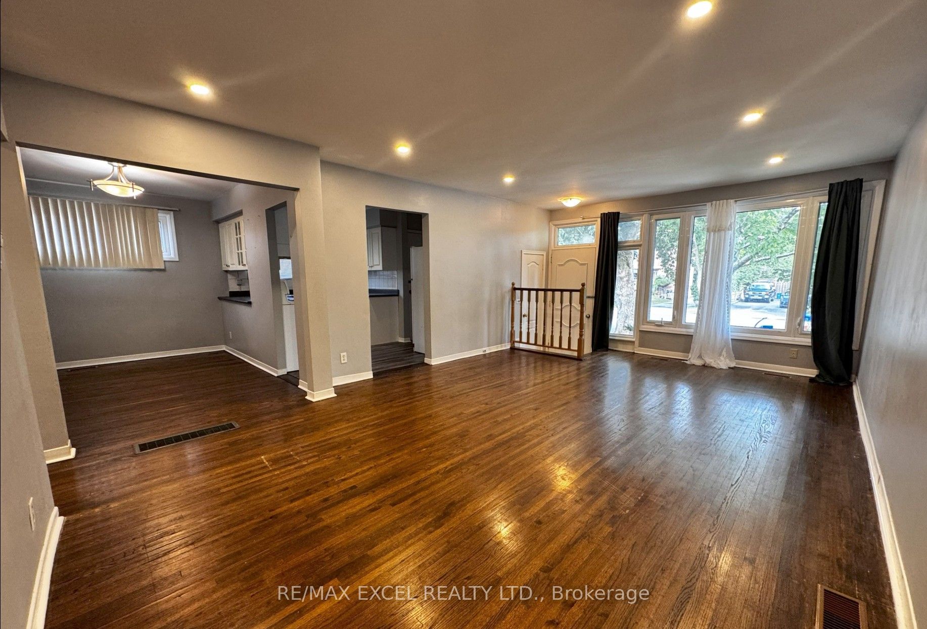 Additional image 4 of Main-244 Demaine Crescent, Richmond Hill, ON, L4C 2W5