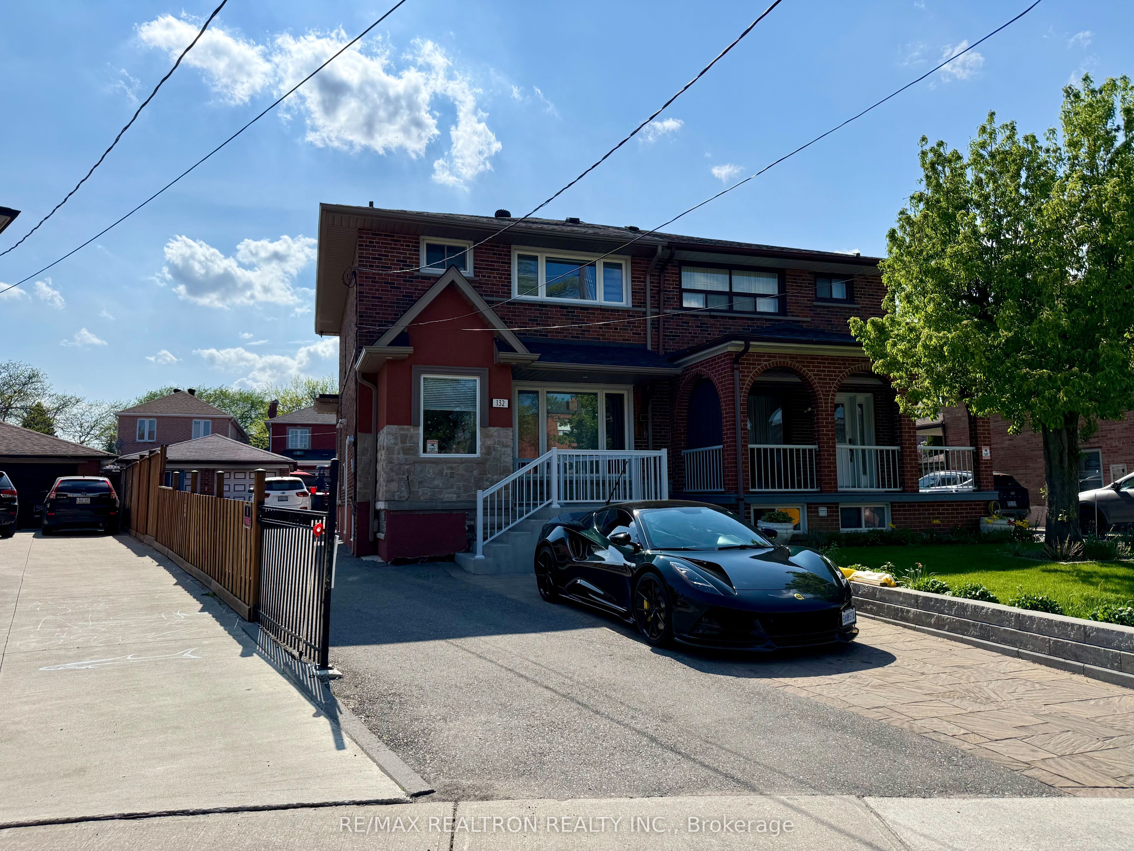 Additional image 5 of 132 Brookhaven Drive, Toronto, ON, M6M 4P2