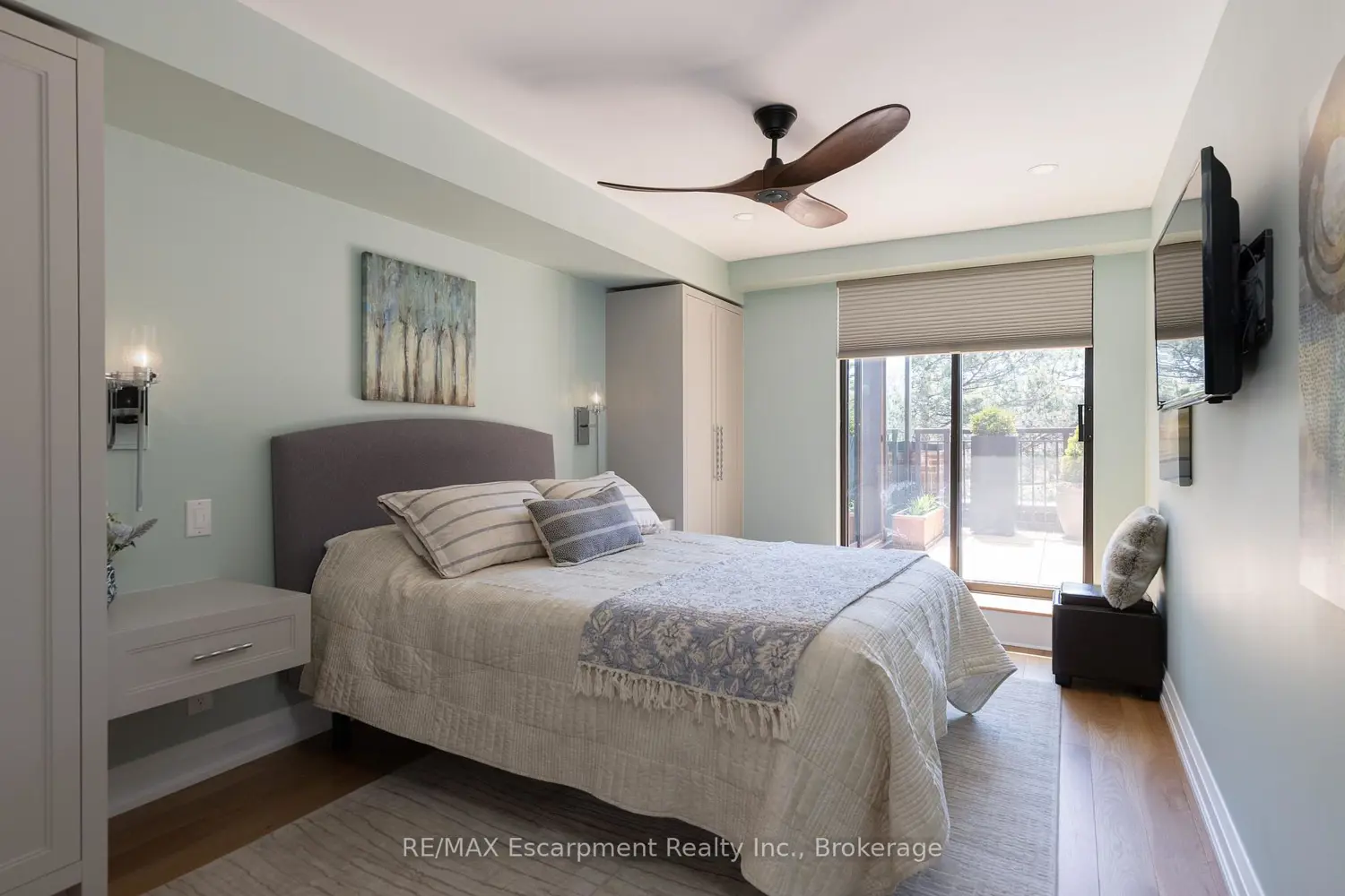 Additional image 17 of 100 Lakeshore Road 303