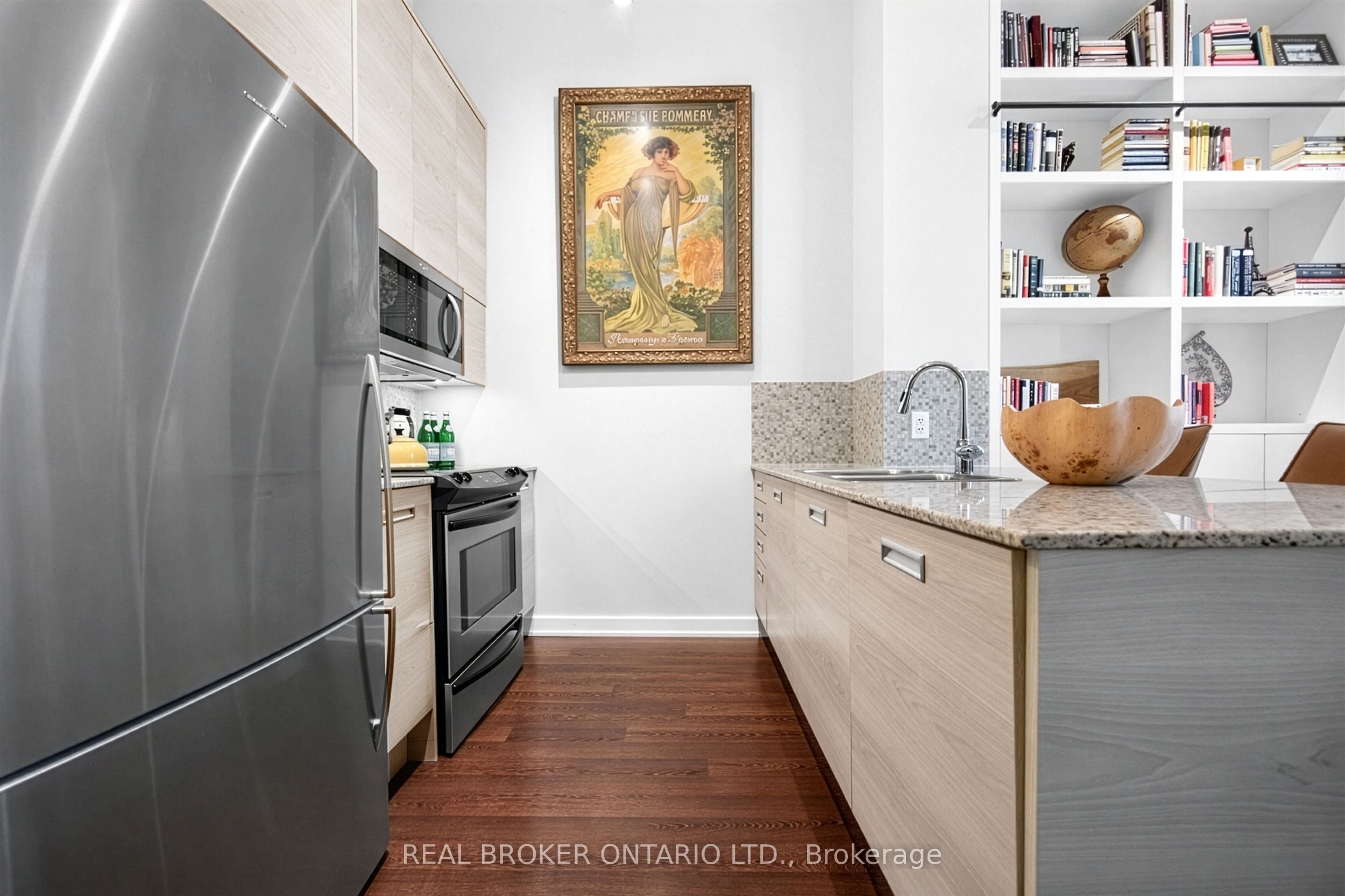 Additional image 6 of 209-380 Macpherson Avenue, Toronto, ON, M4V 3E3