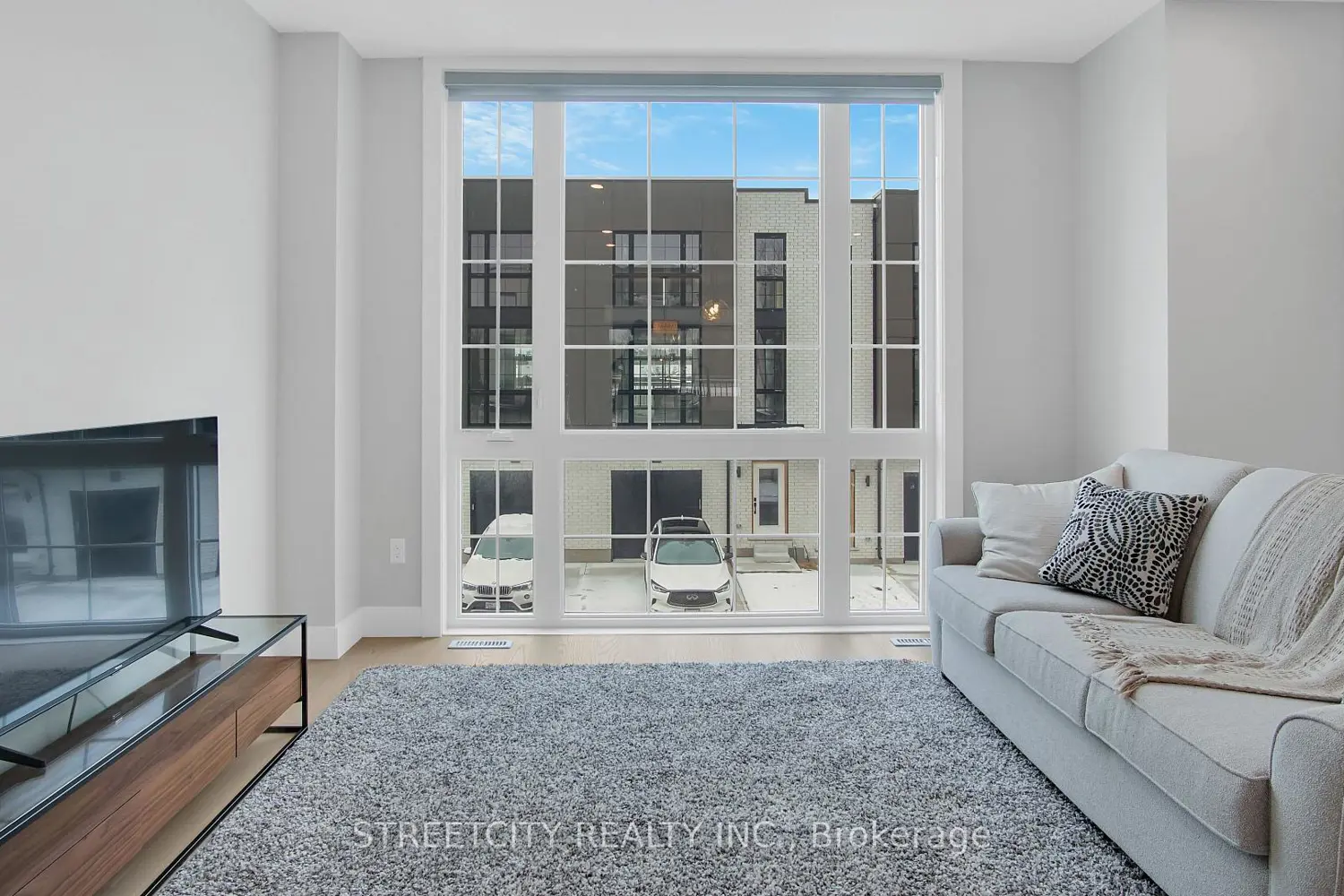 2500 Main Street 15