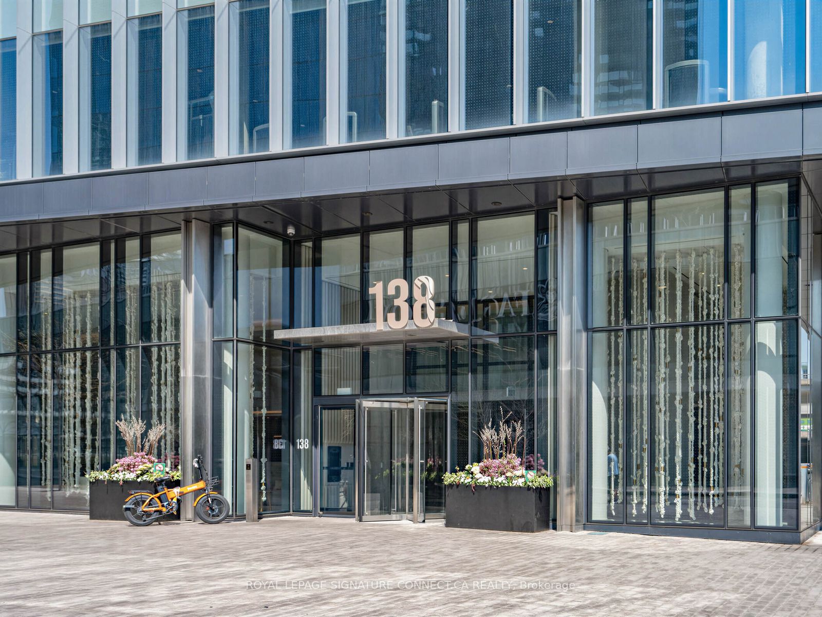 Additional image 2 of 805-138 Downes Street, Toronto, ON, M5E 0E4