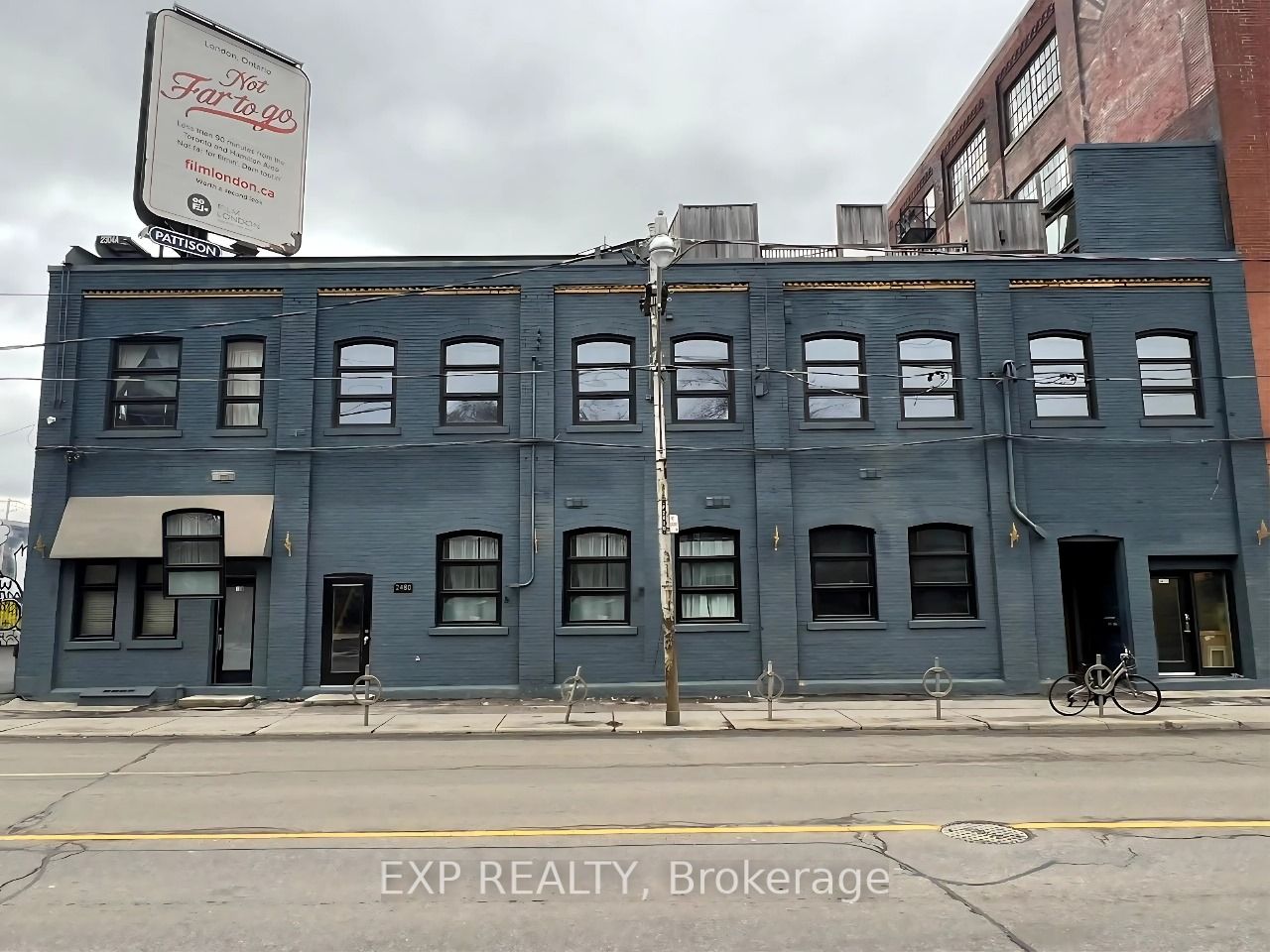 2480 Dundas Street W, Toronto, ON, M6P 1W9