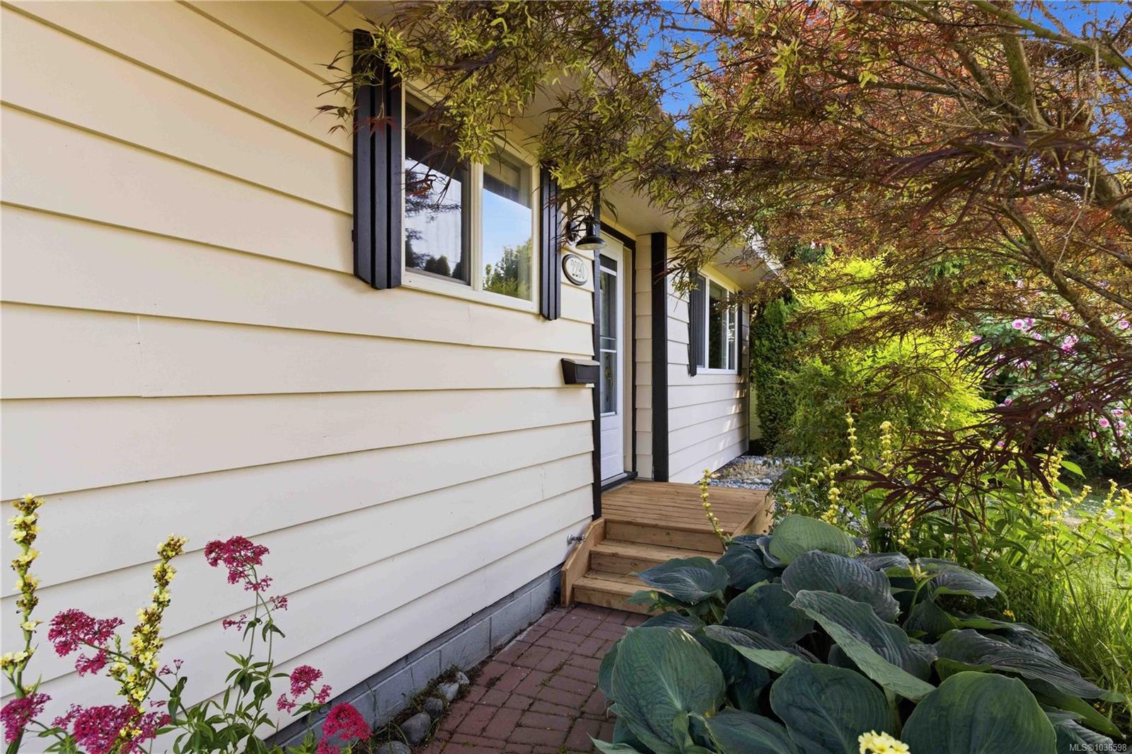 Additional image 5 of 2290 Amelia Avenue, Sidney, BC, V8L 2H8