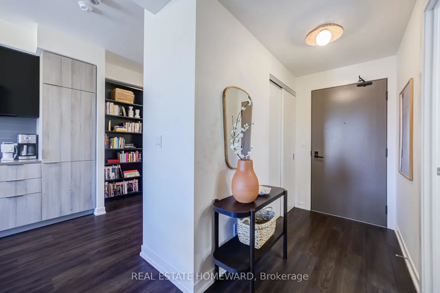 223 St Clair Avenue 309 photo 2
