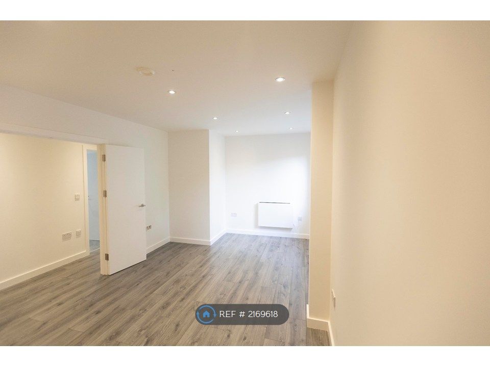 Additional image 2 of 2 bed flat to rentThe Headlands, Penryn TR10