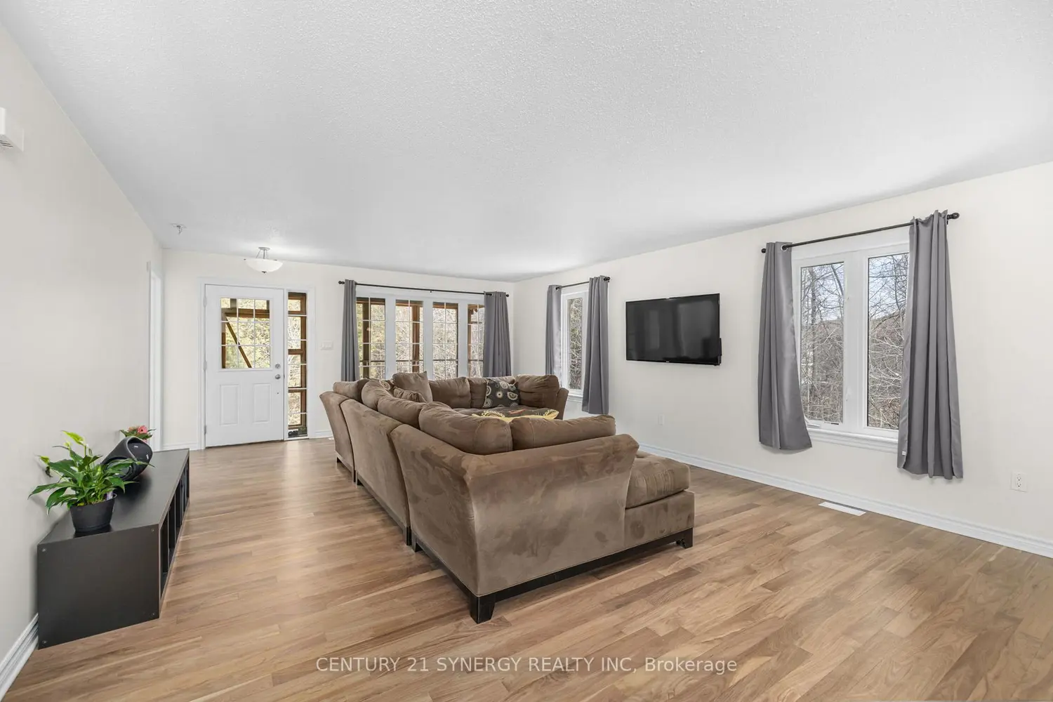 Additional image 5 of 42 Empress Drive