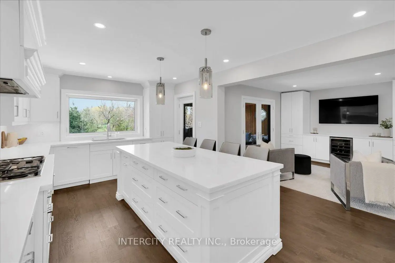 Additional image 4 of 61 Golfwood Heights