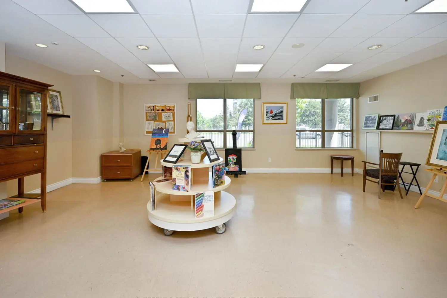 Additional image 19 of 810 Scollard Court 309