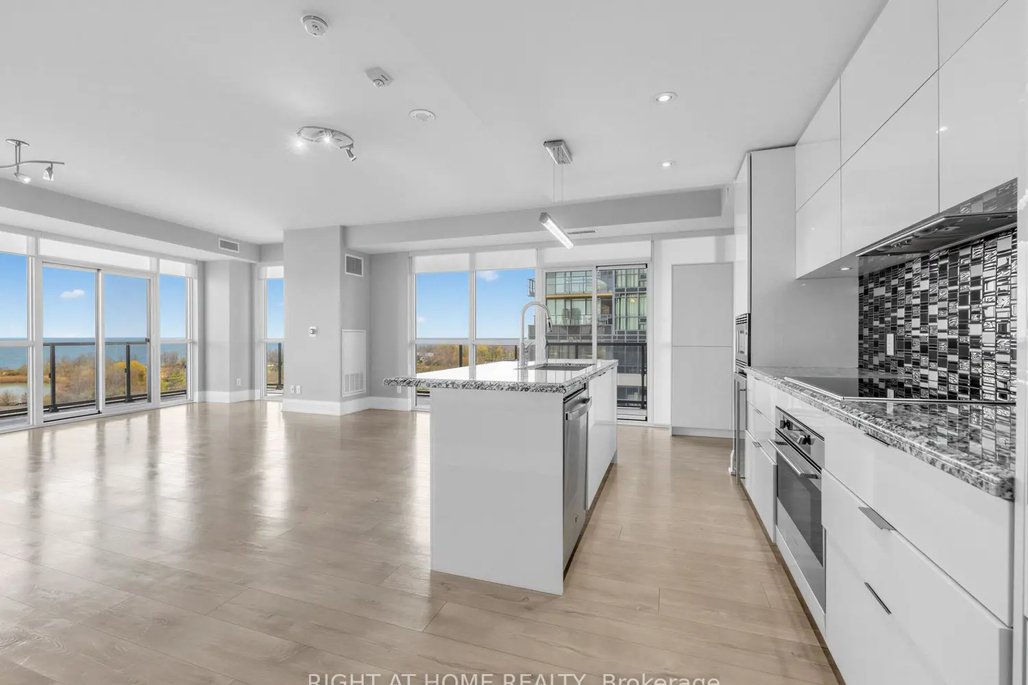 Additional image 2 of 110 Marine Parade Drive 703