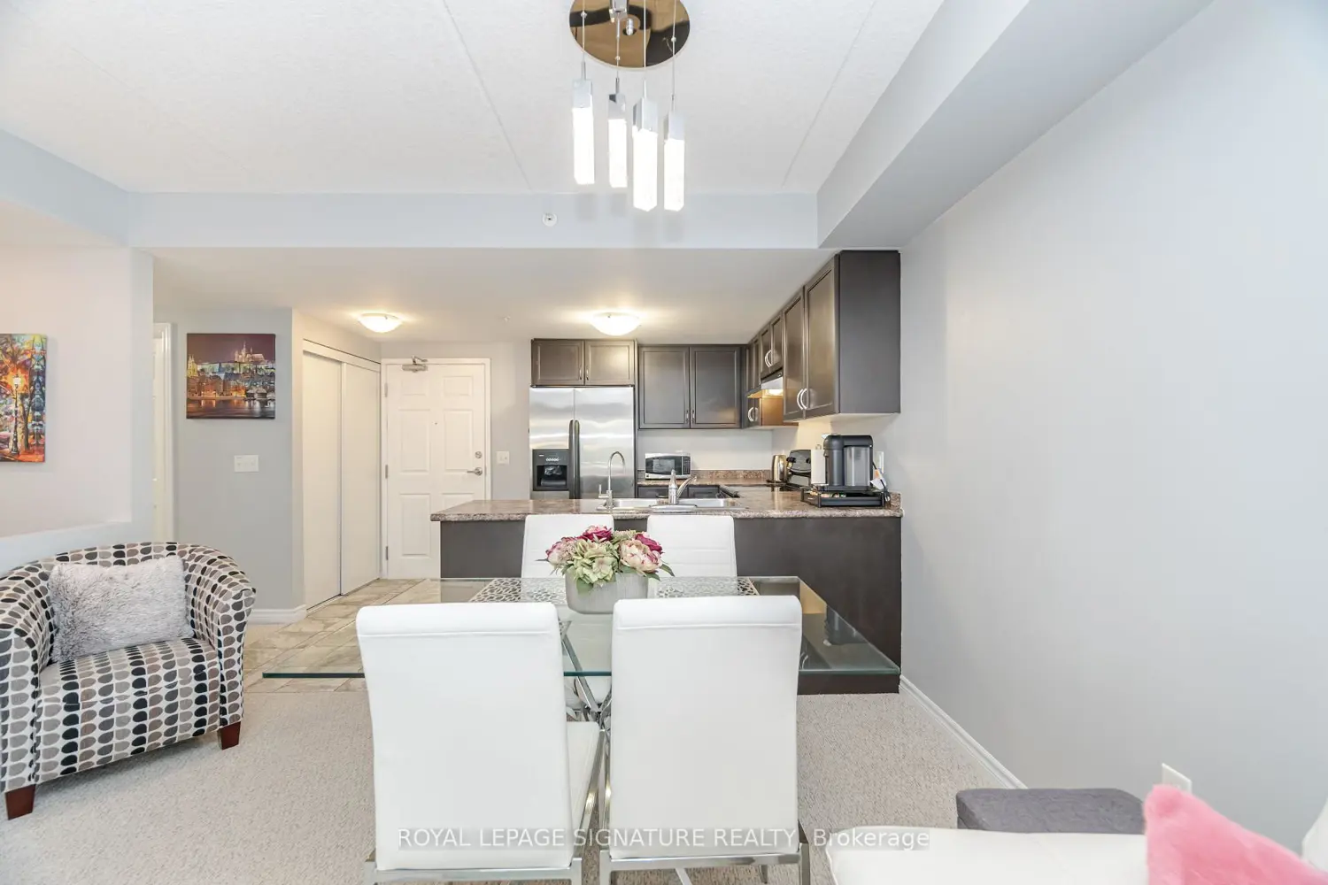 67 Kingsbury Square 111 photo 3