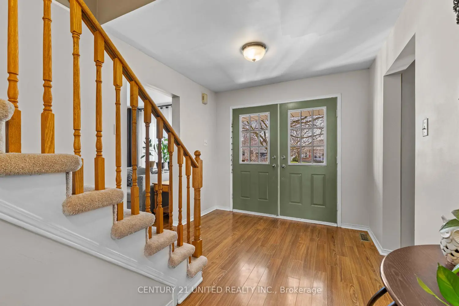 17 Maple Avenue photo 2