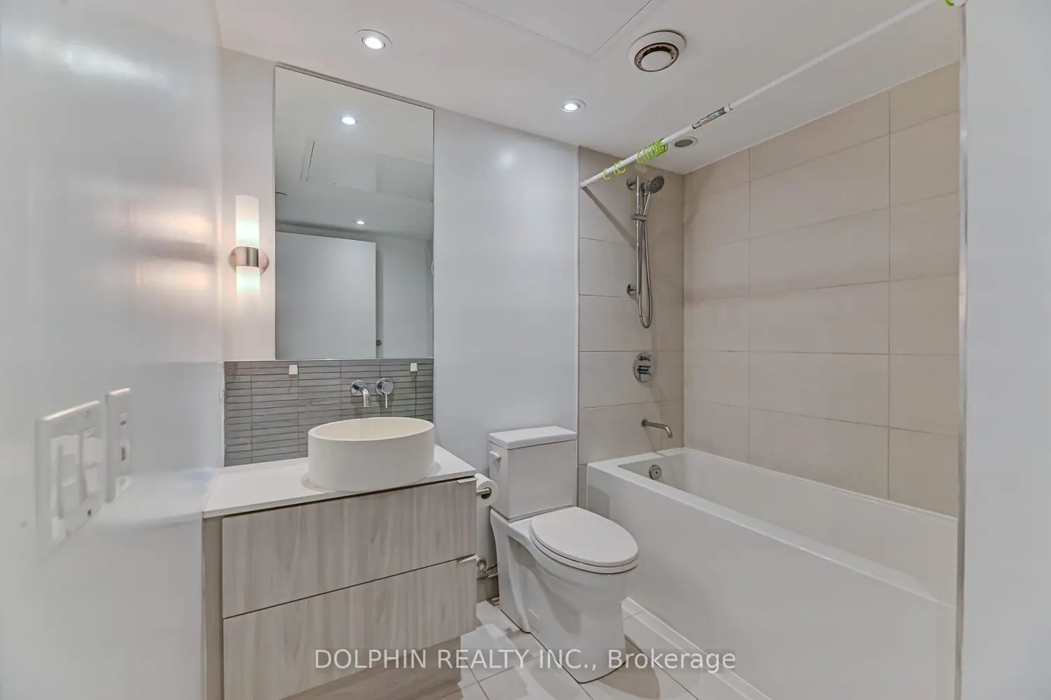 Additional image 9 of 161 Roehampton Avenue 1007