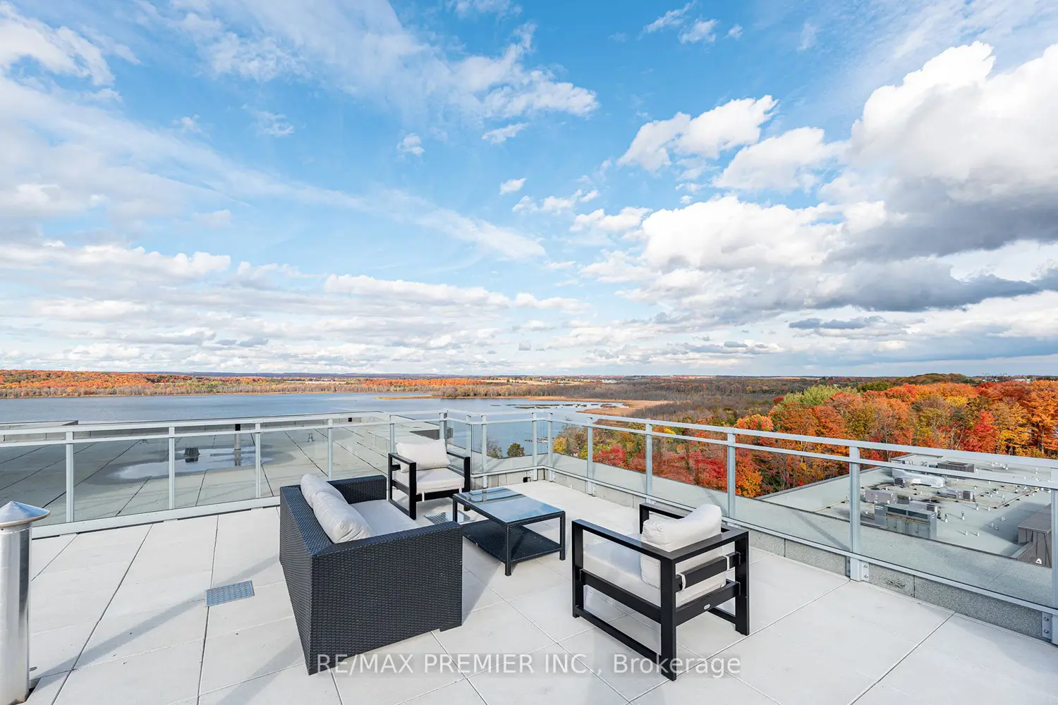 Additional image 18 of 58 Lakeside Terrace 908
