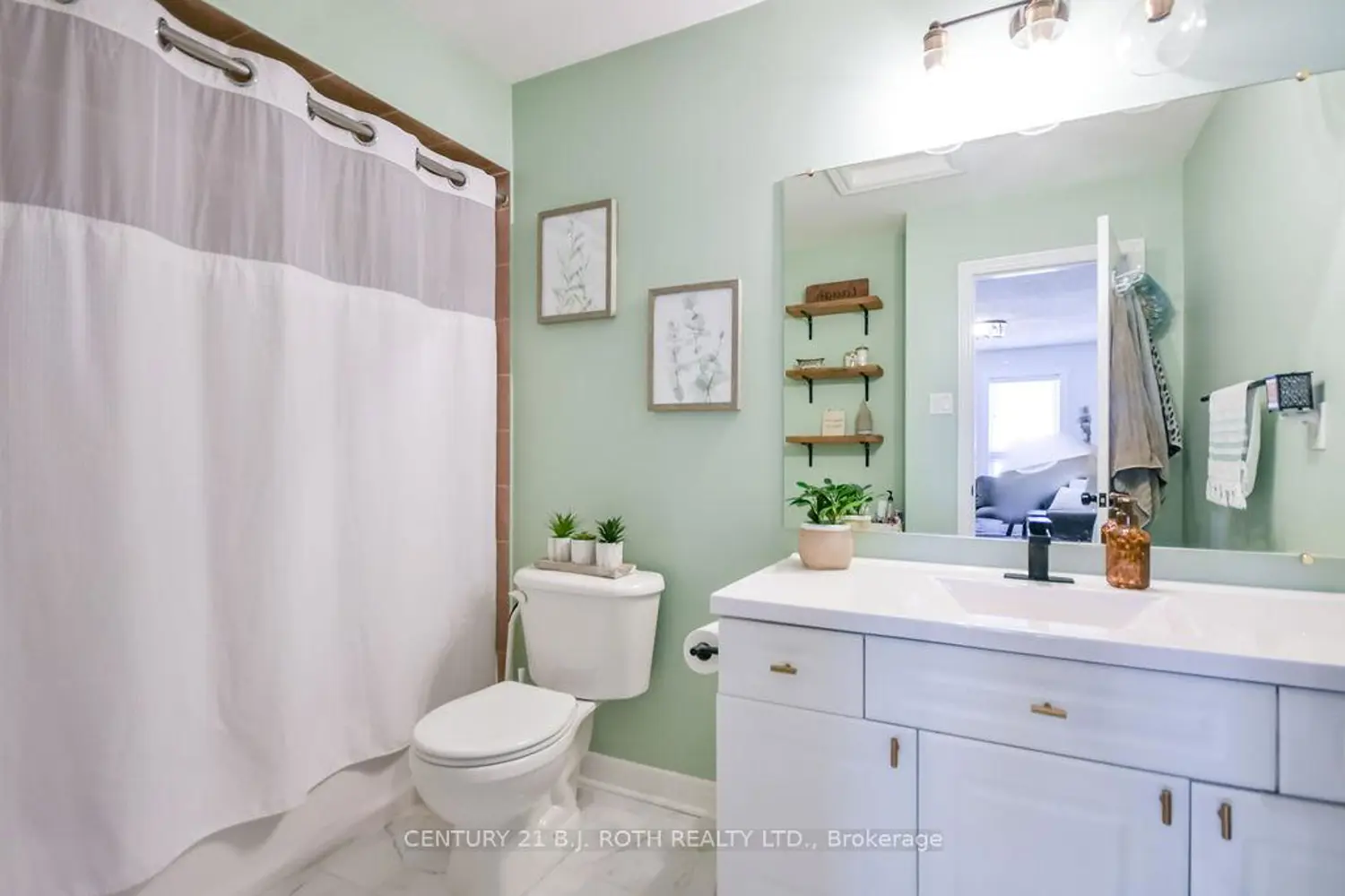 14 Trask Drive photo 3