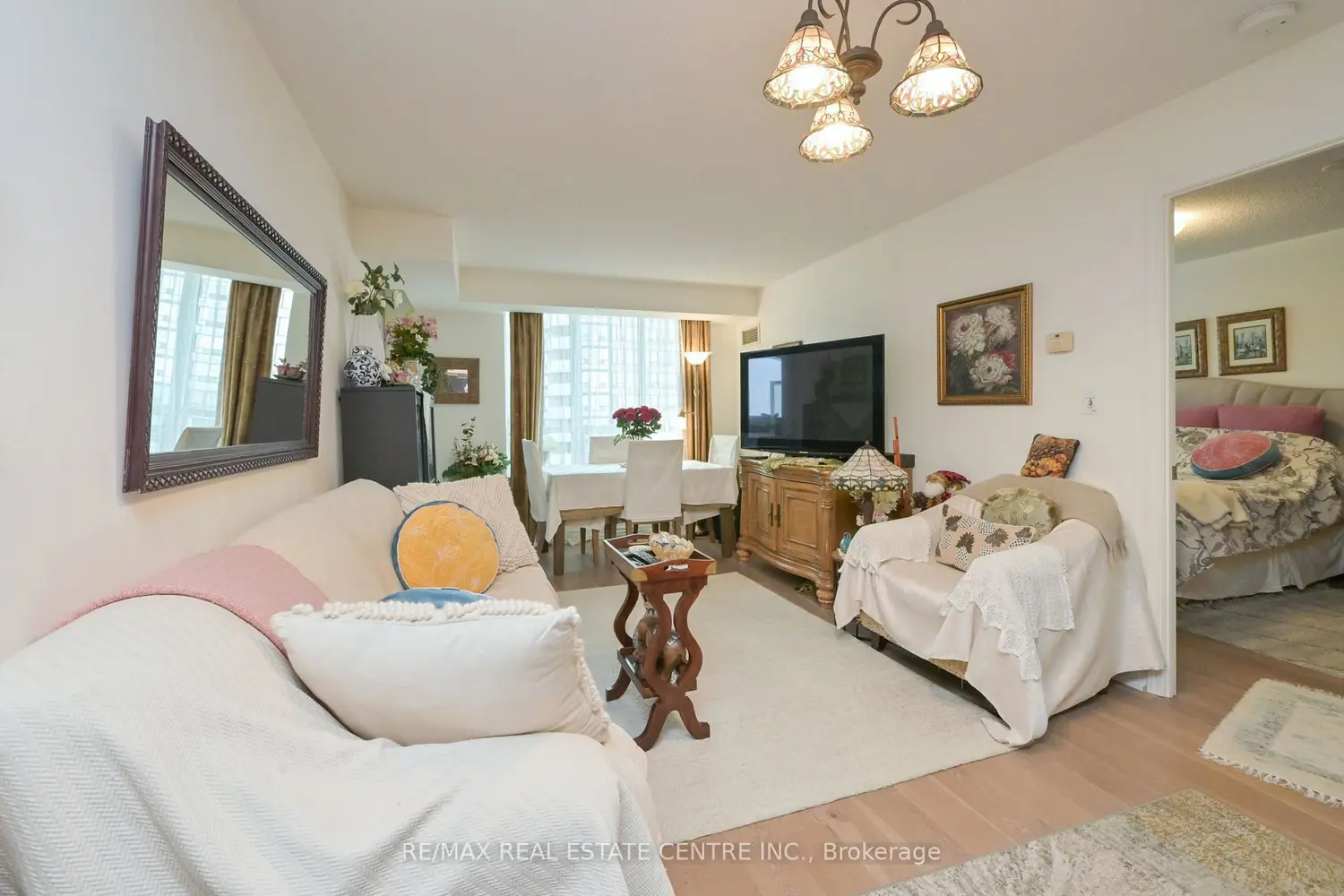 Additional image 4 of 335 Rathburn Road 1108