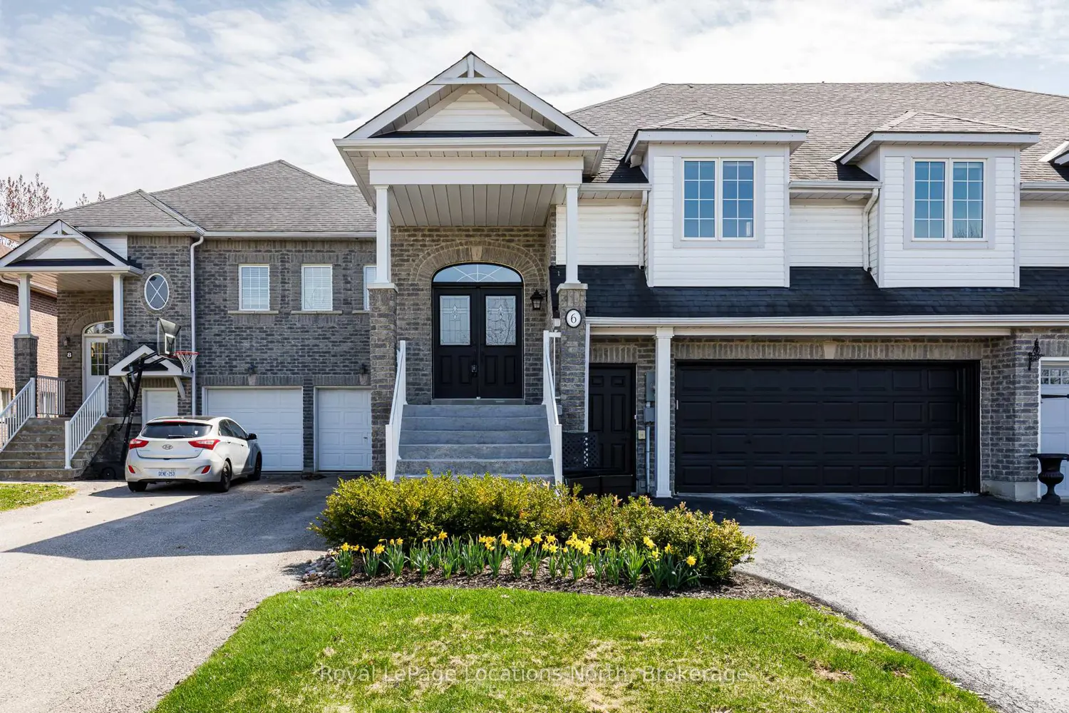 6 Thomas Drive photo 2