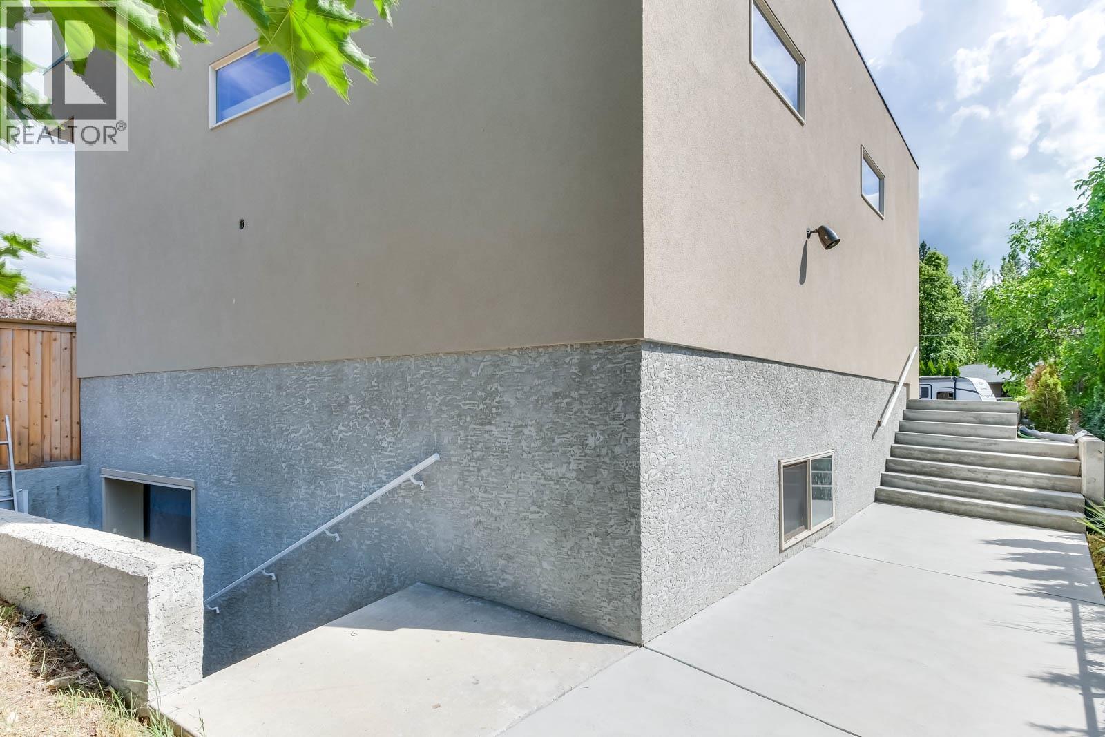 Additional image 3 of 654 Buck Road, Kelowna, BC, V1W1N7