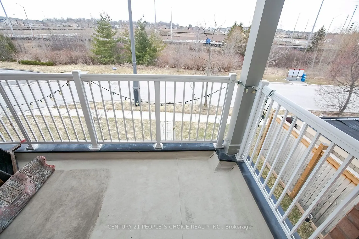 Additional image 9 of 33 Accent Circle