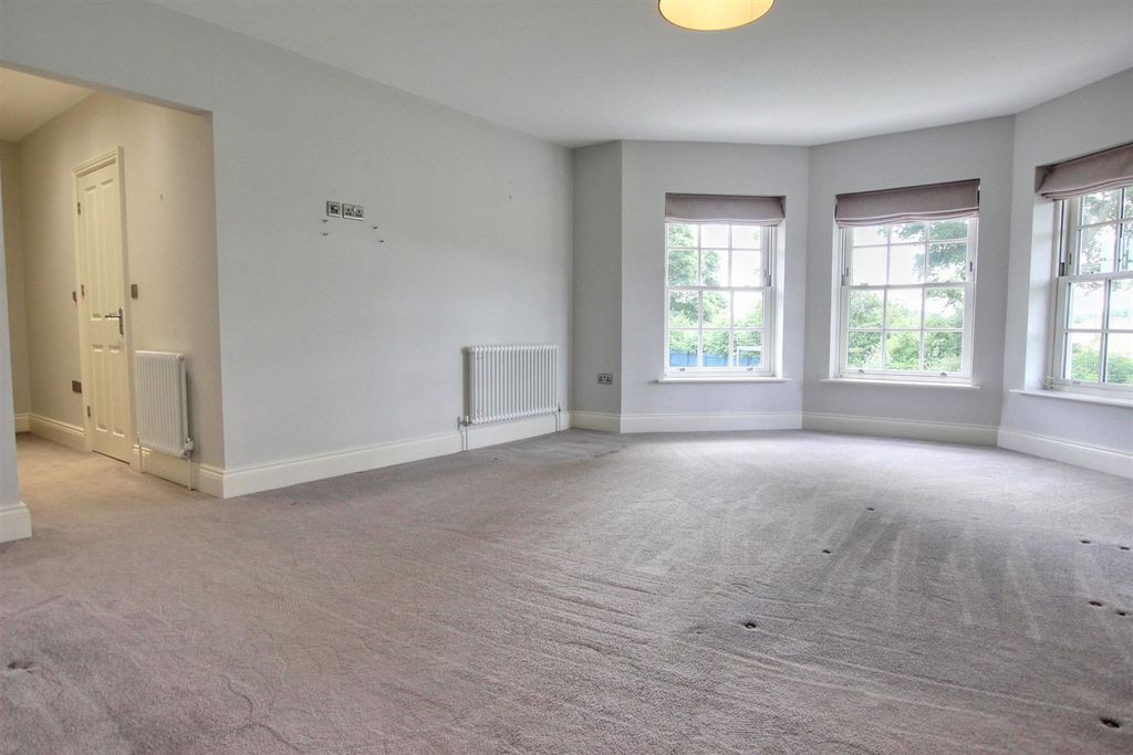 Additional image 11 of 4 bed property to rentOld College Drive, Beverley HU17