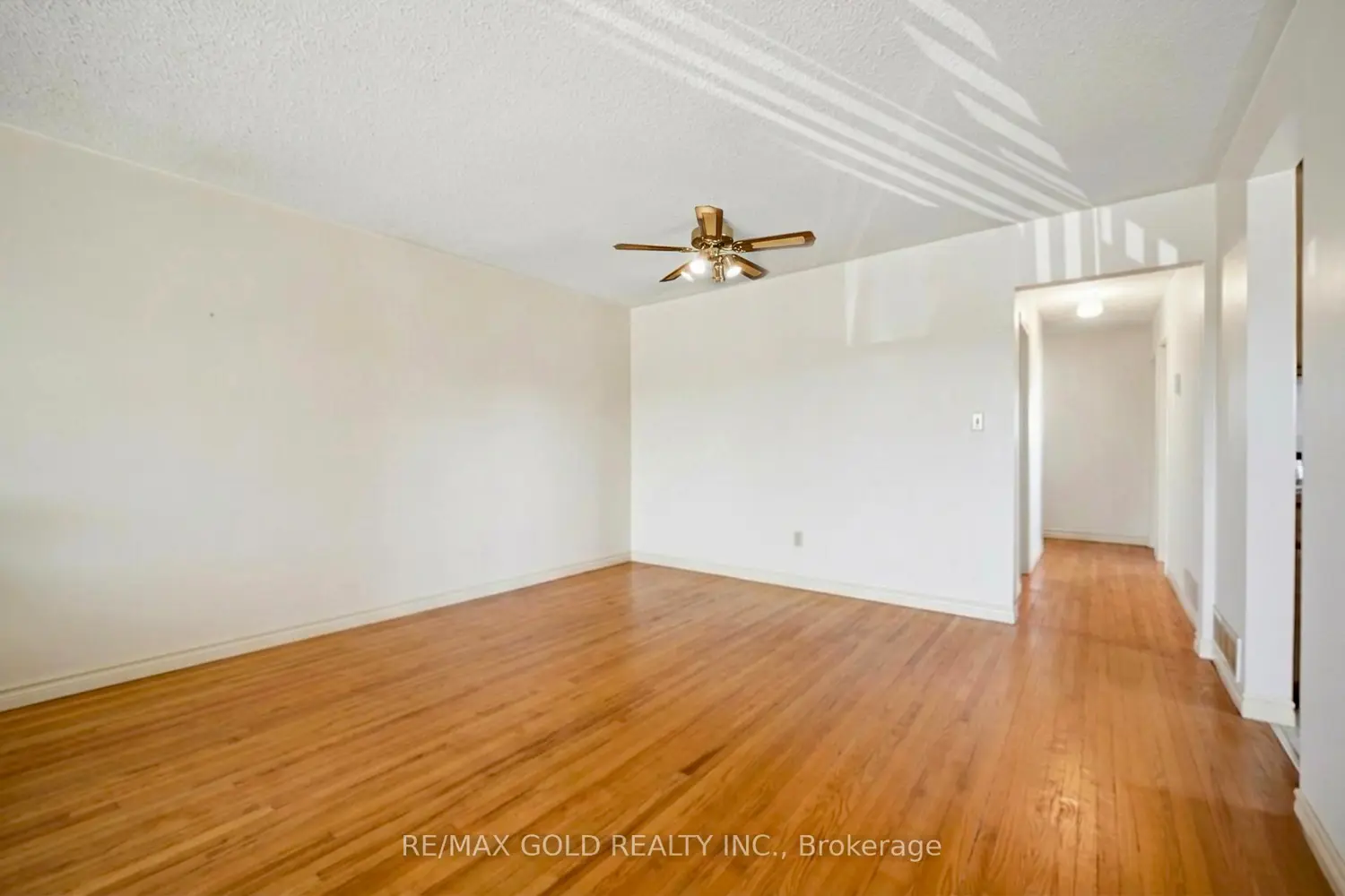 Additional image 3 of 877 Consort Crescent