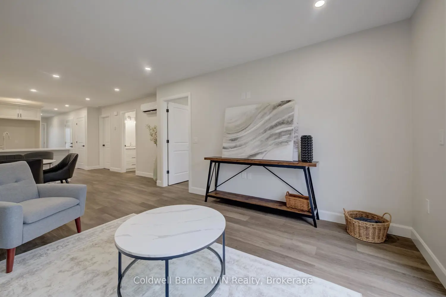 204 Elgin Street photo 4